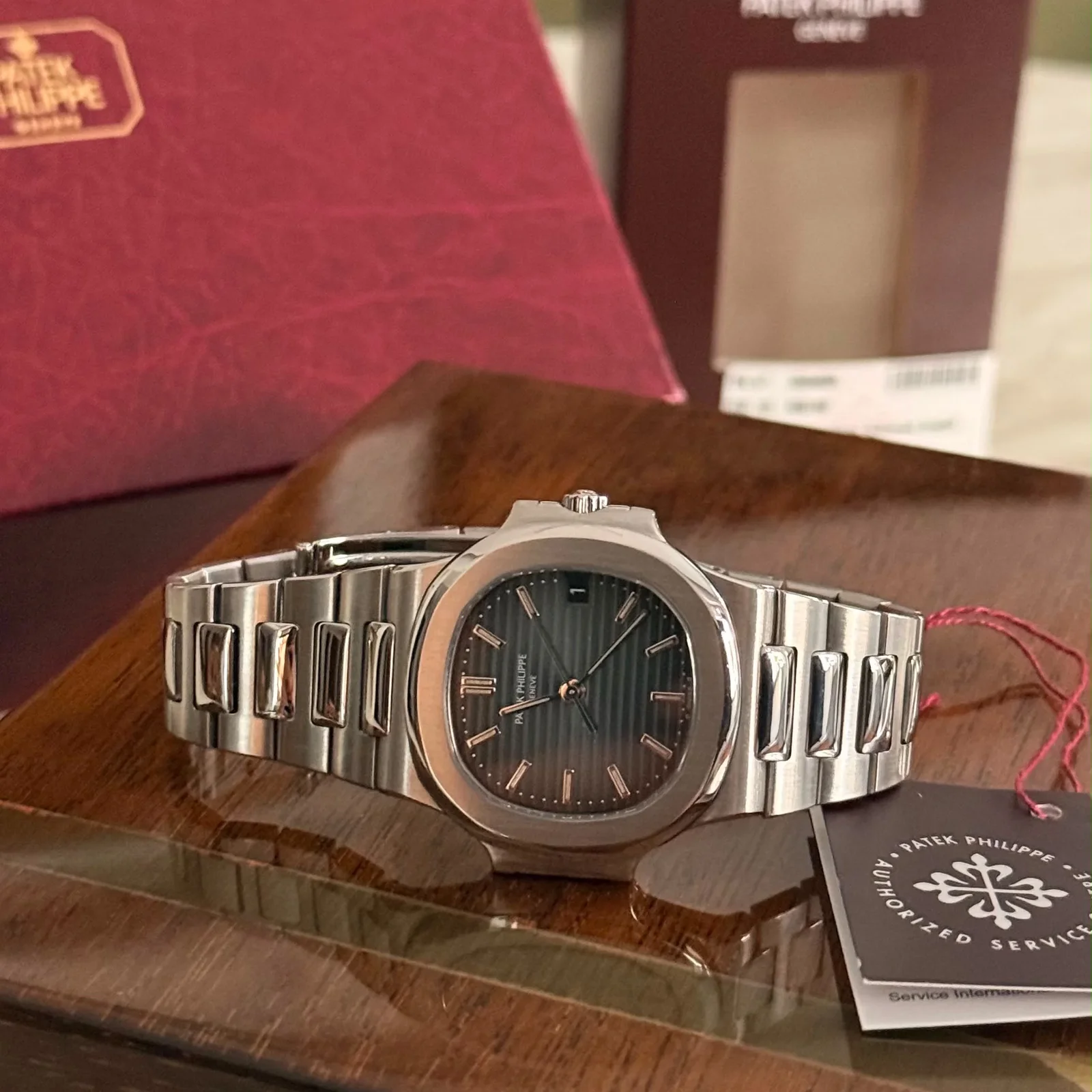 Thumb Patek Philippe Nautilus