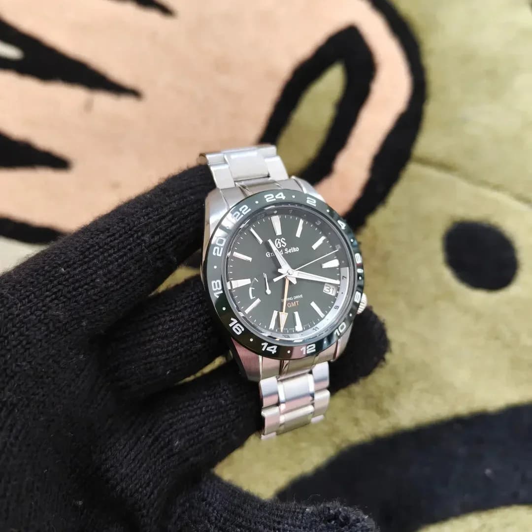 Thumb Spring Drive SBGE257 GMT Stainless Steel / Green