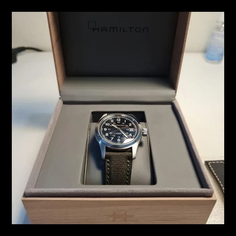 Thumb Khaki Field Automatic 38 Stainless Steel / Black