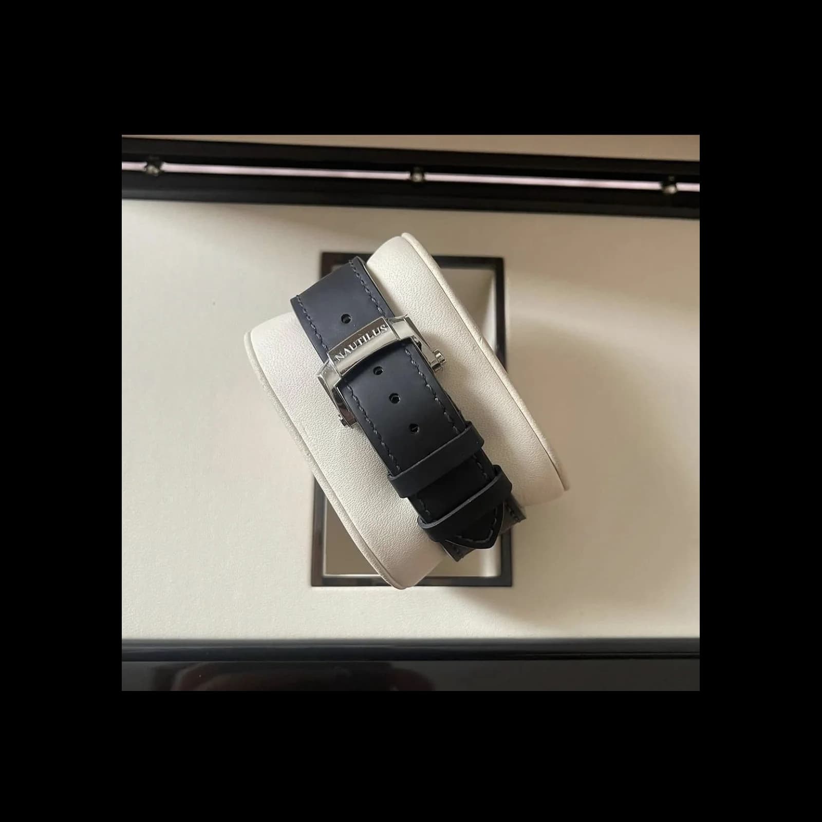 Thumb Nautilus 5726 Stainless Steel / Black