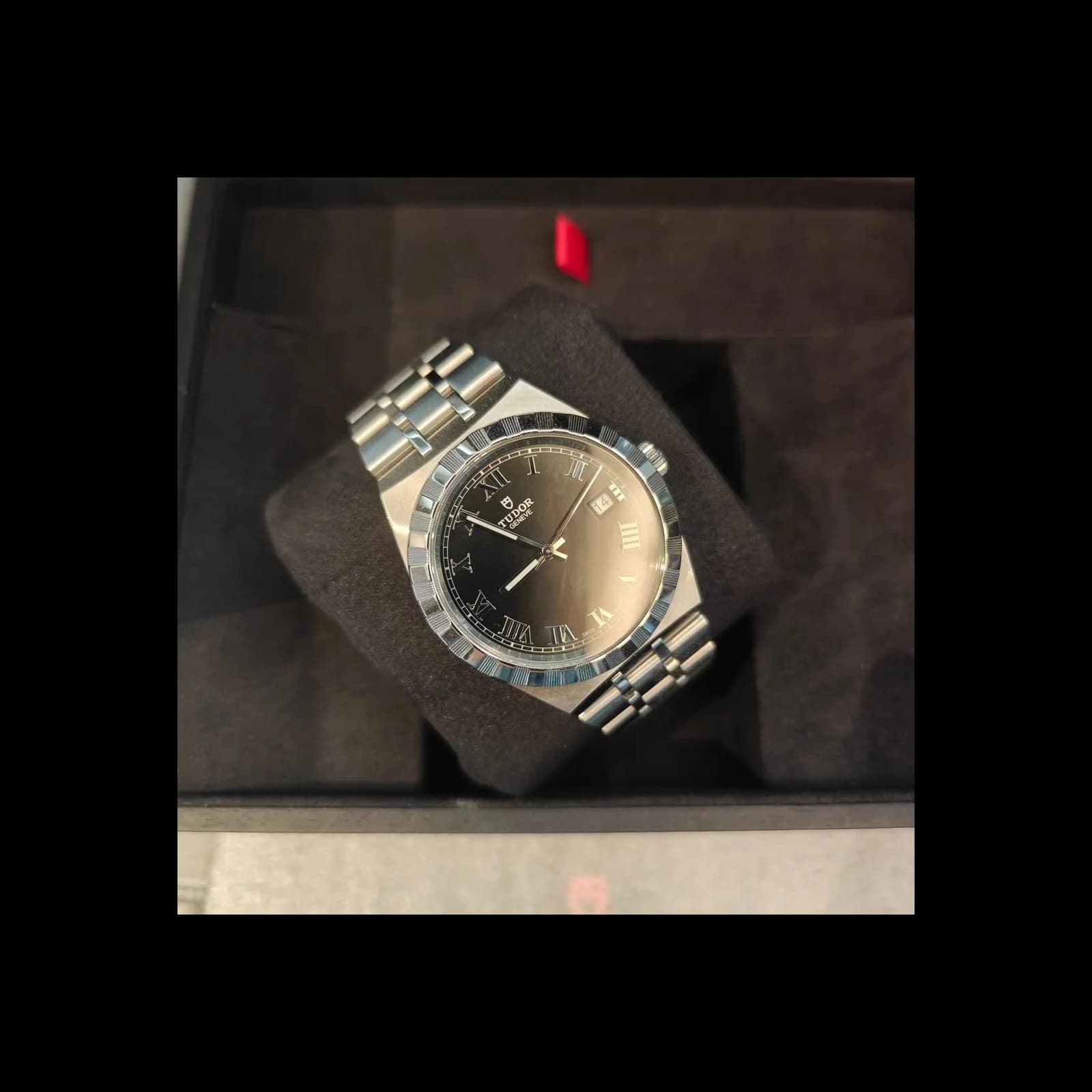 Thumb Royal Date 38 Stainless Steel / Black - Roman