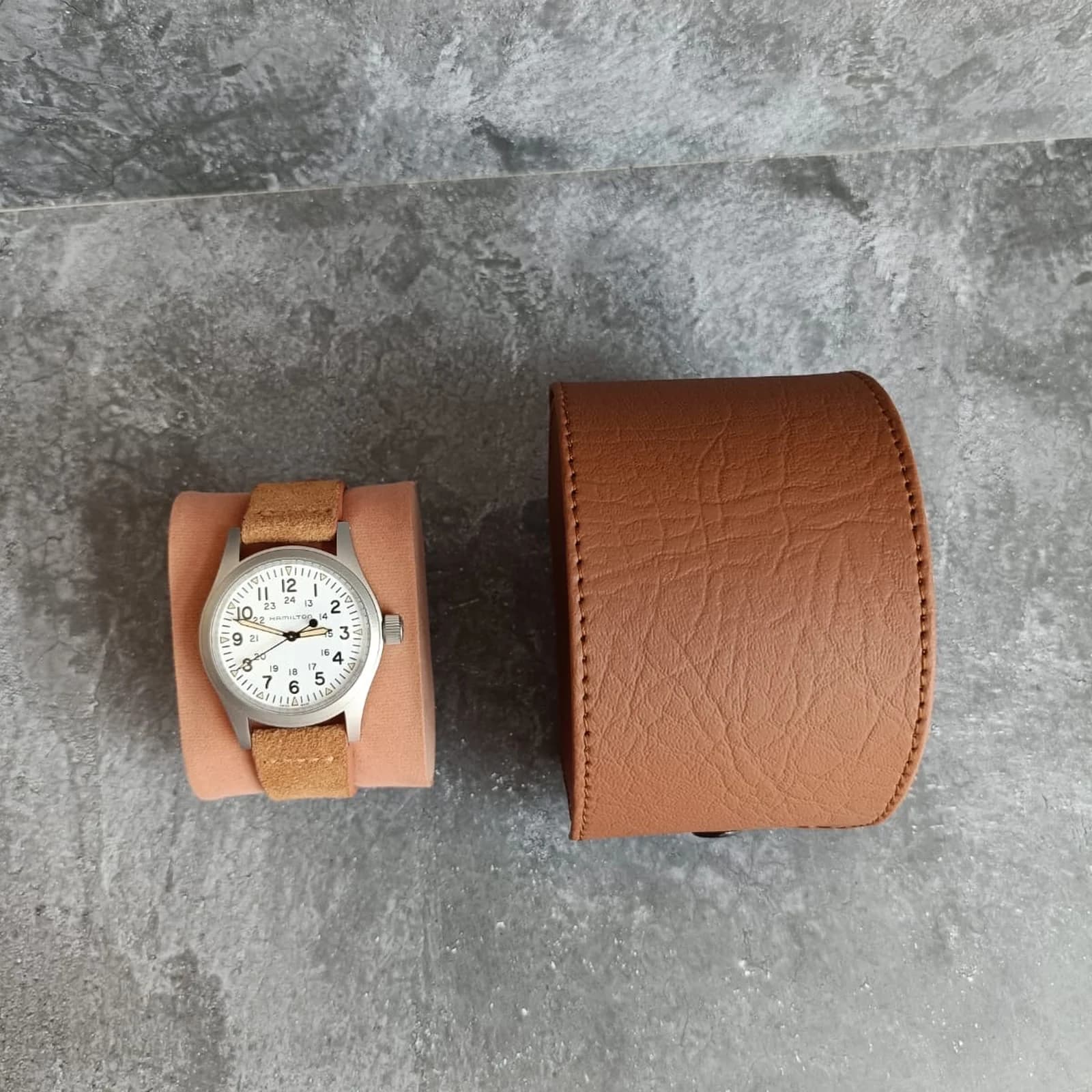 Thumb Khaki Field Mechanical 38 White / Bracelet