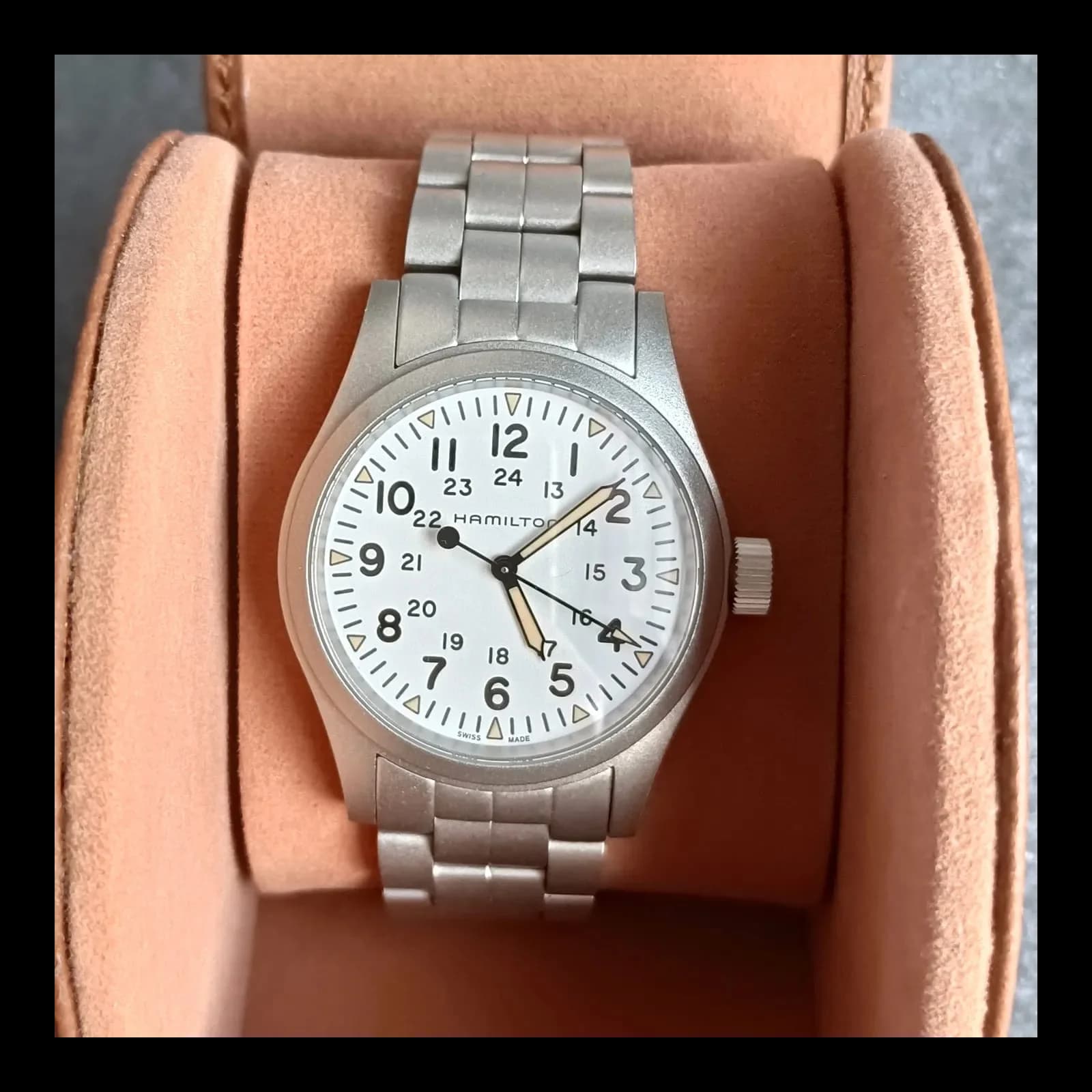 Thumb Khaki Field Mechanical 38 White / Bracelet