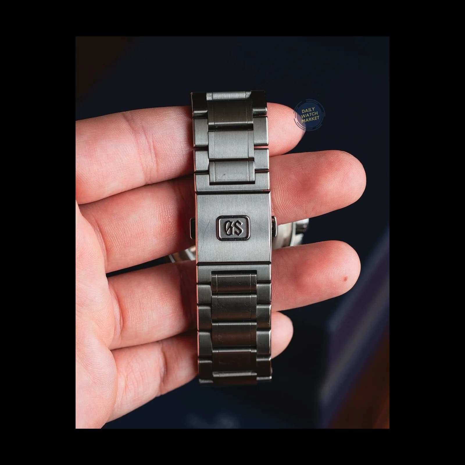 Thumb Spring Drive GMT Evolution 9