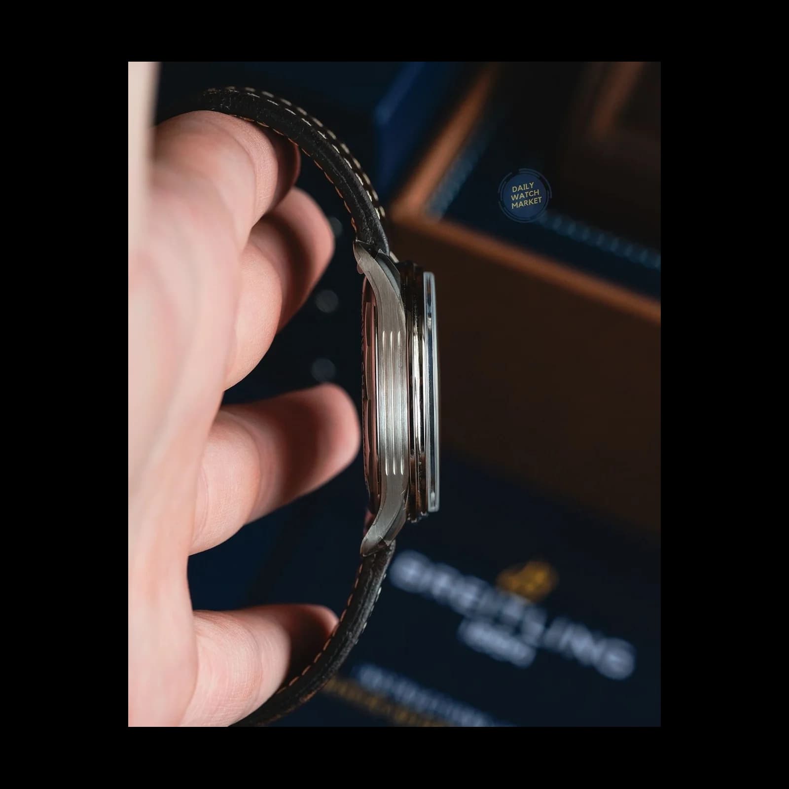Thumb Premier Automatic Day & Date 40 Stainless Steel / Black / Nubuck Anthracite / Tang
