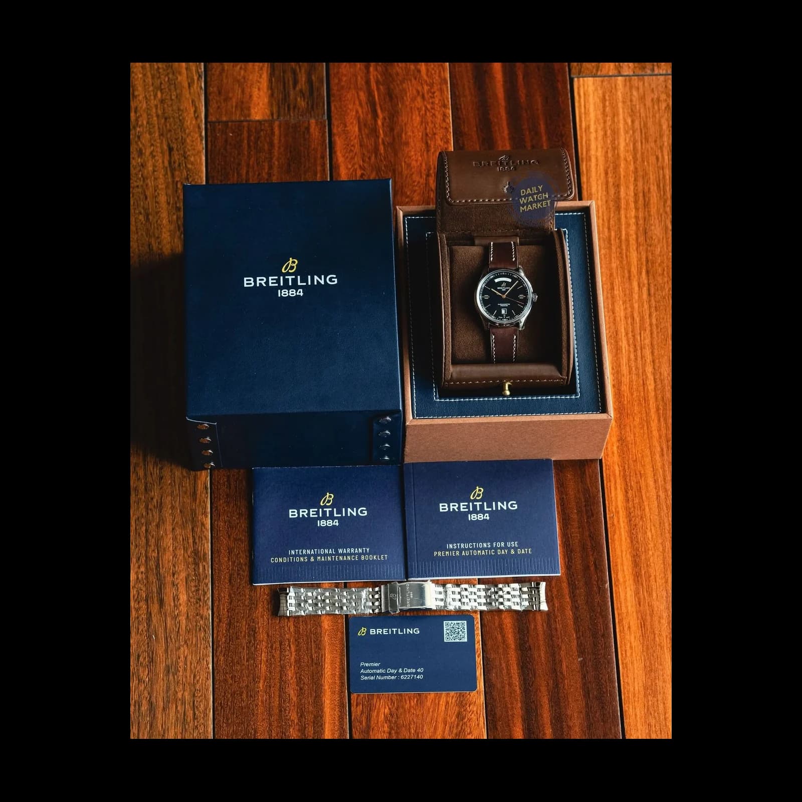 Thumb Premier Automatic Day & Date 40 Stainless Steel / Black / Nubuck Anthracite / Tang