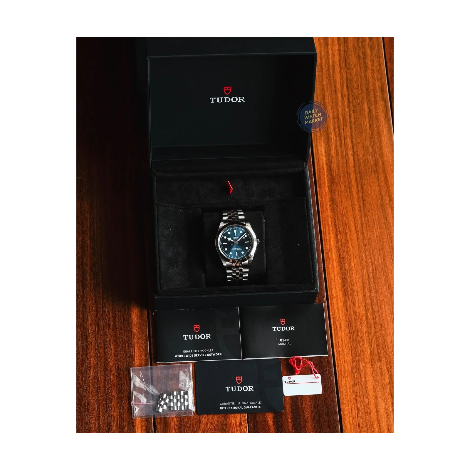 Thumb Black Bay 41 Stainless Steel / Blue / Bracelet