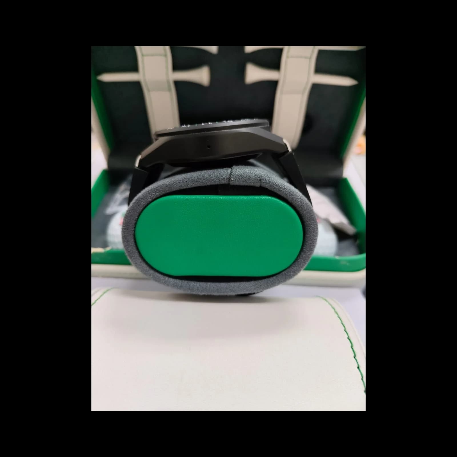 Thumb Connected Calibre E4 Golf Edition