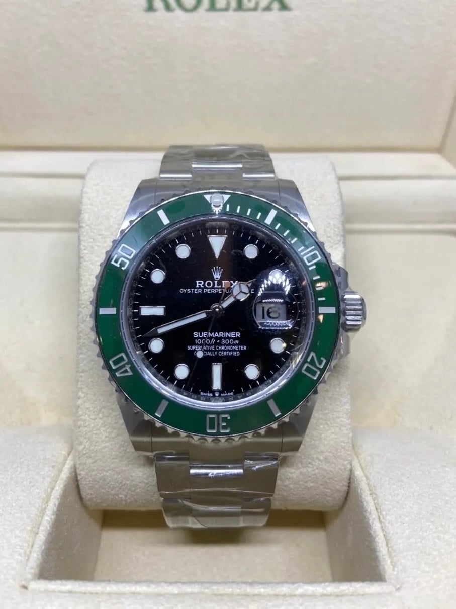 Submariner Date 41 Stainless Steel / Black / Green Cerachrom