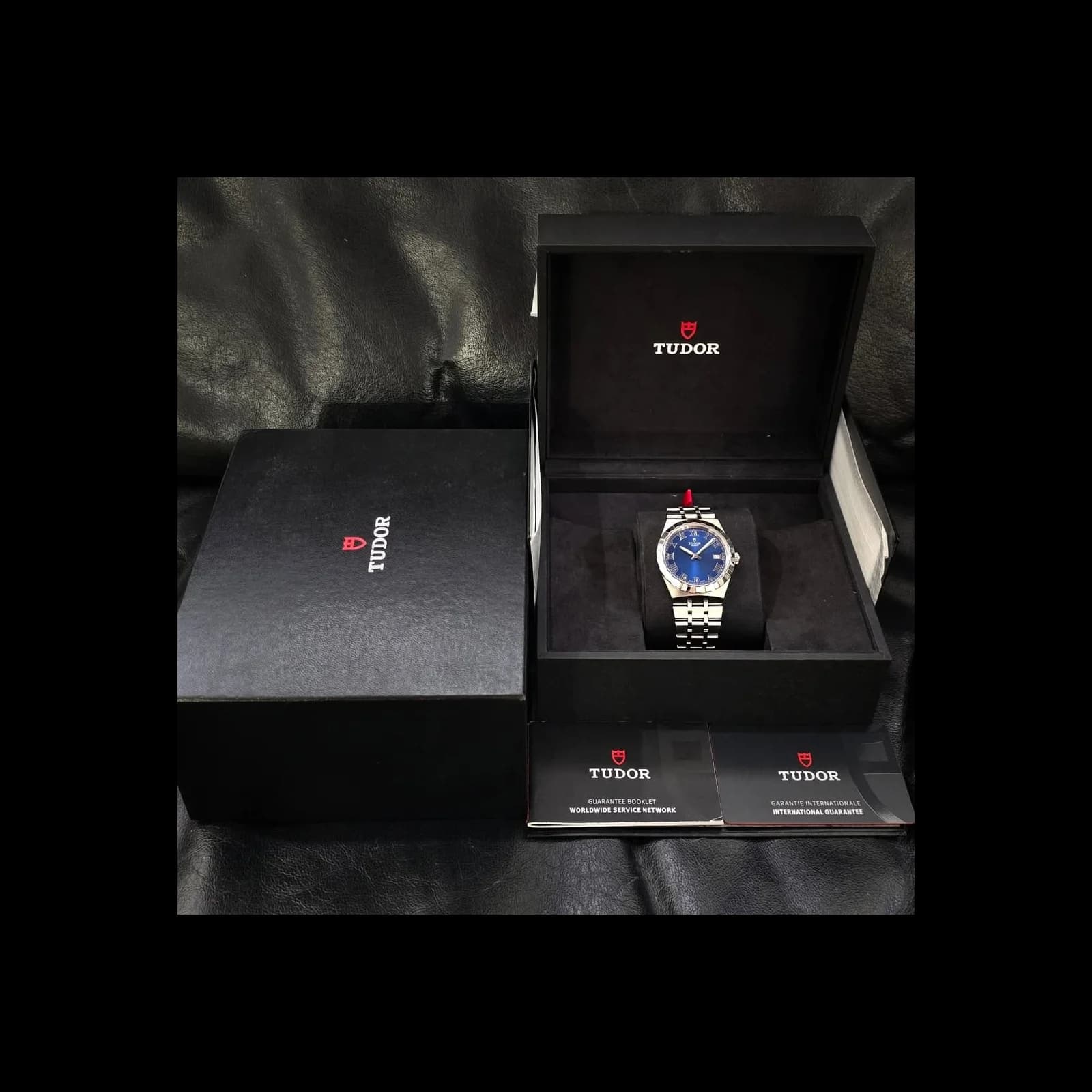 Thumb Royal Date 38 Stainless Steel / Blue - Roman