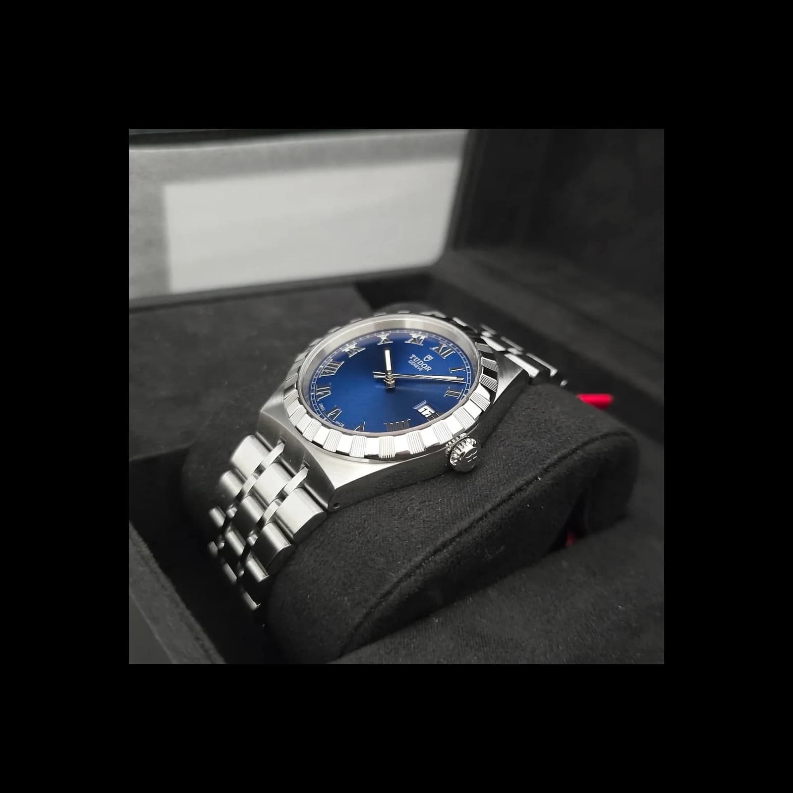 Thumb Royal Date 38 Stainless Steel / Blue - Roman