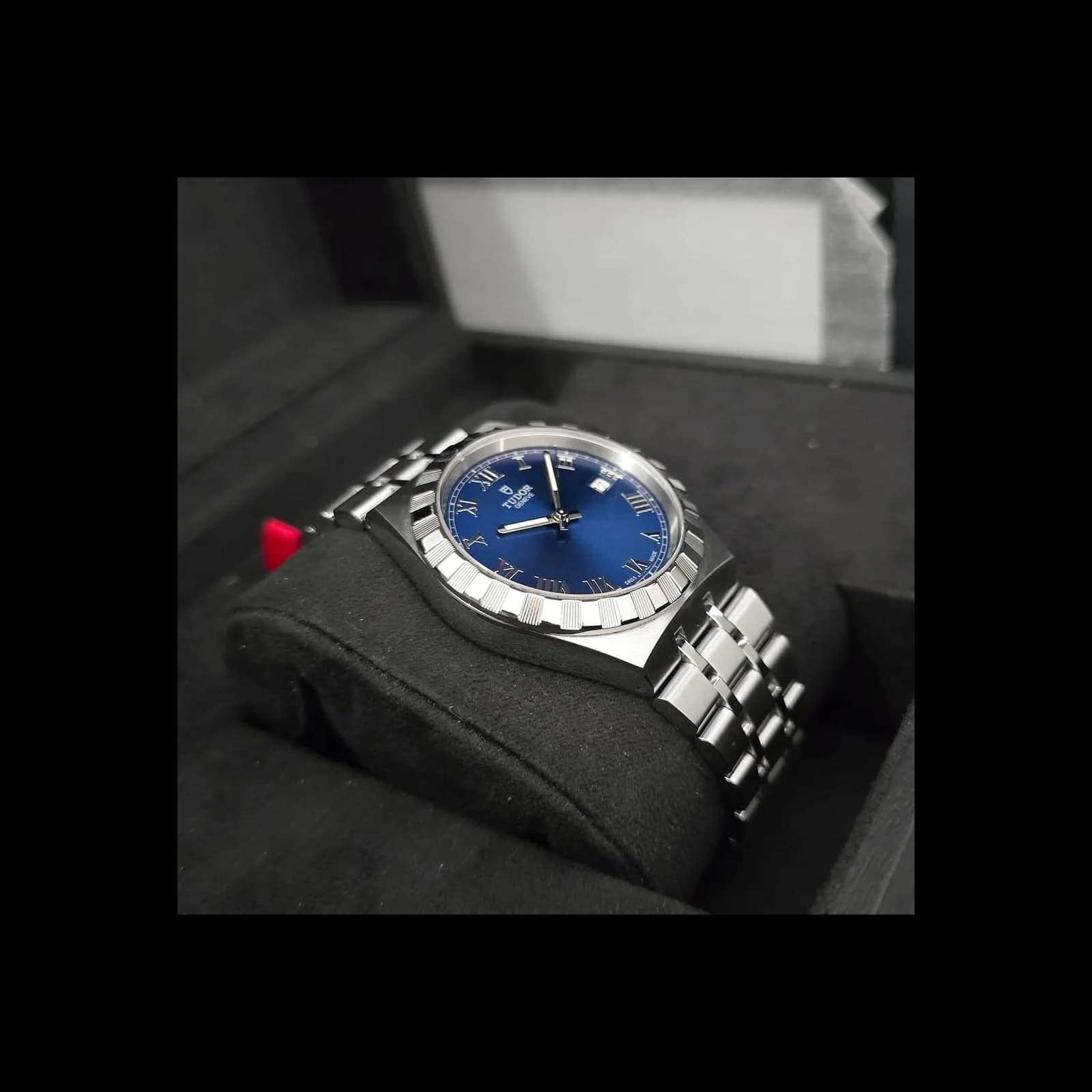 Thumb Royal Date 38 Stainless Steel / Blue - Roman