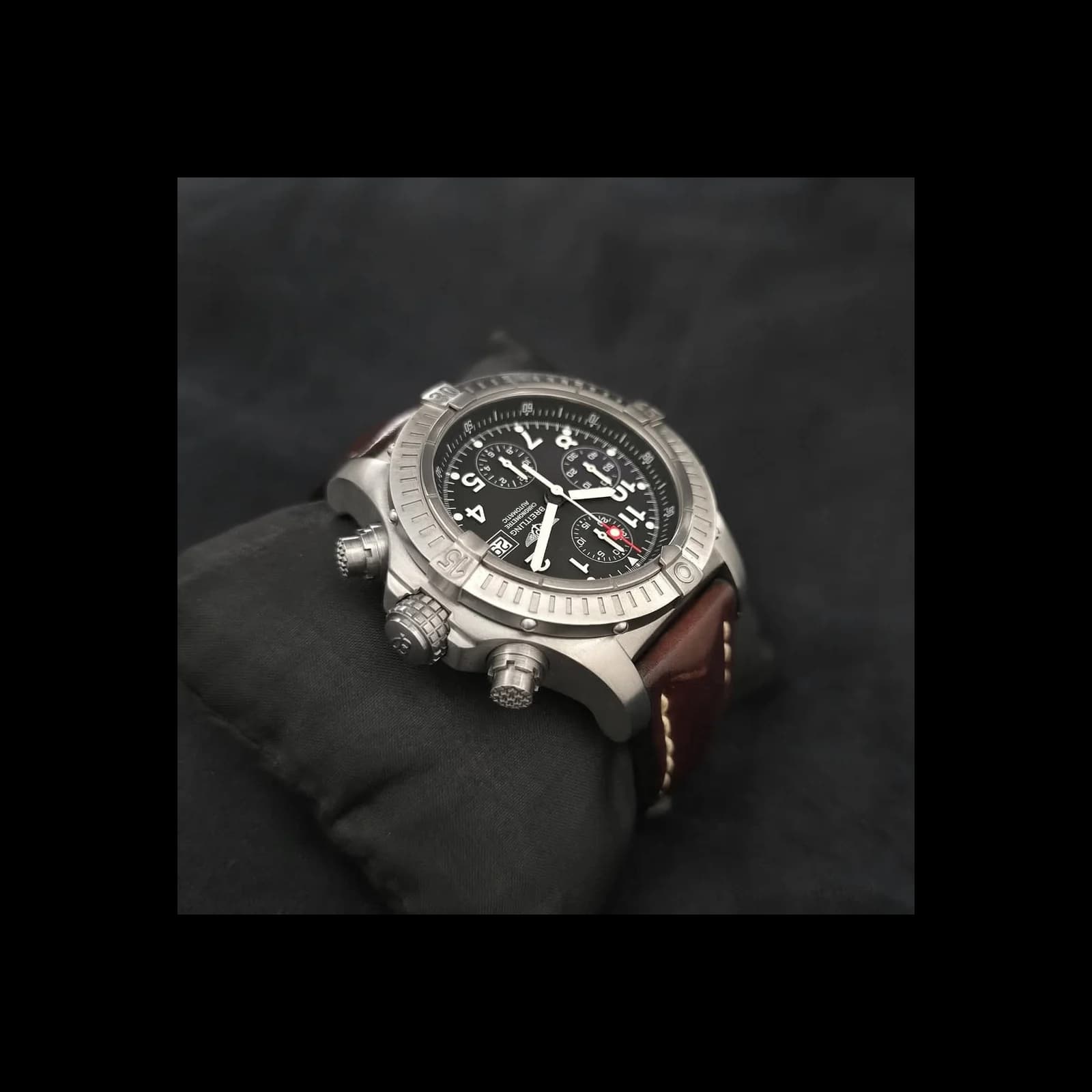 Thumb Avenger 44 Titanium Grey