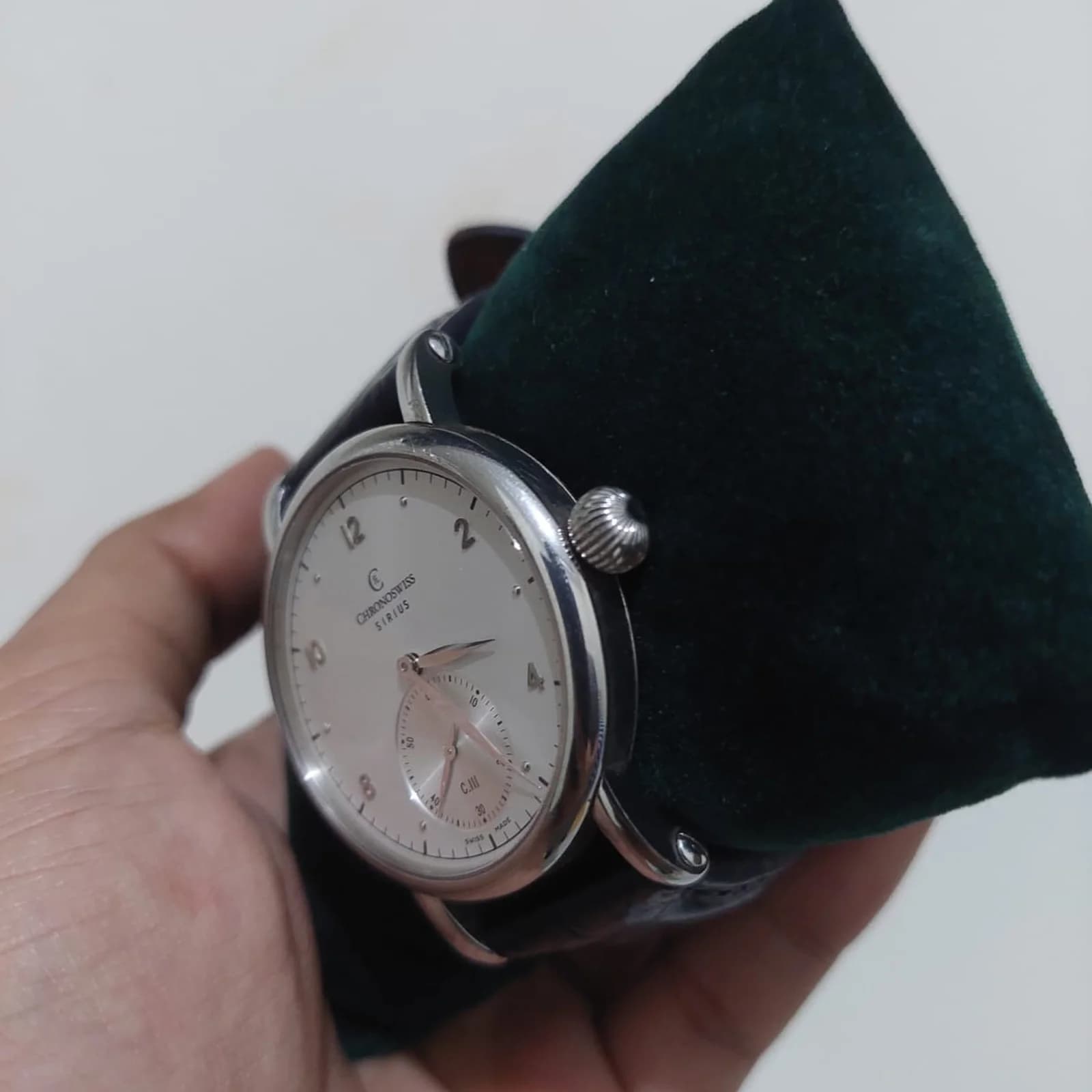 Thumb Sirius Hand Wound White Dial