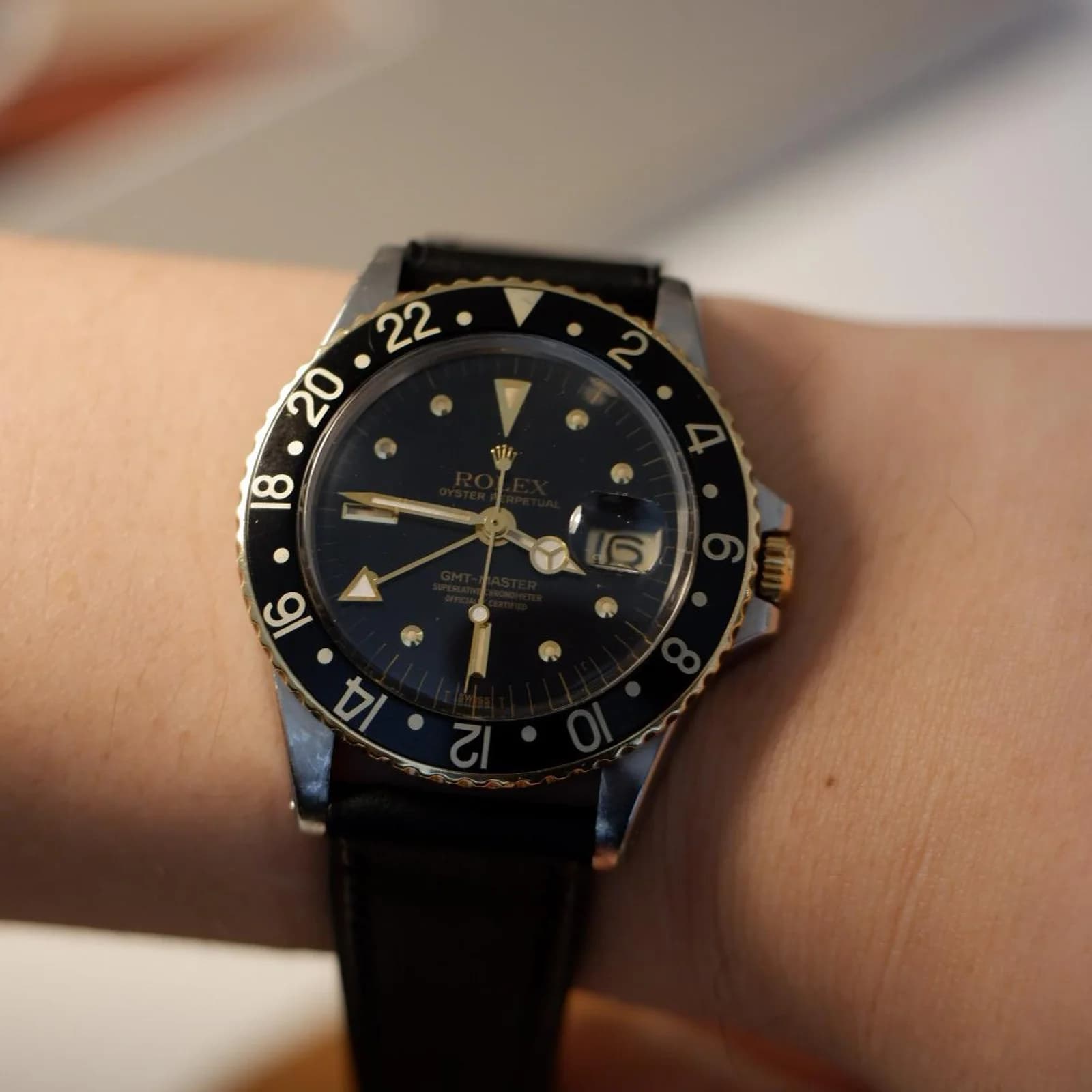 Thumb Rolex GMT Master 1675 Black Nipple Gilt Dial