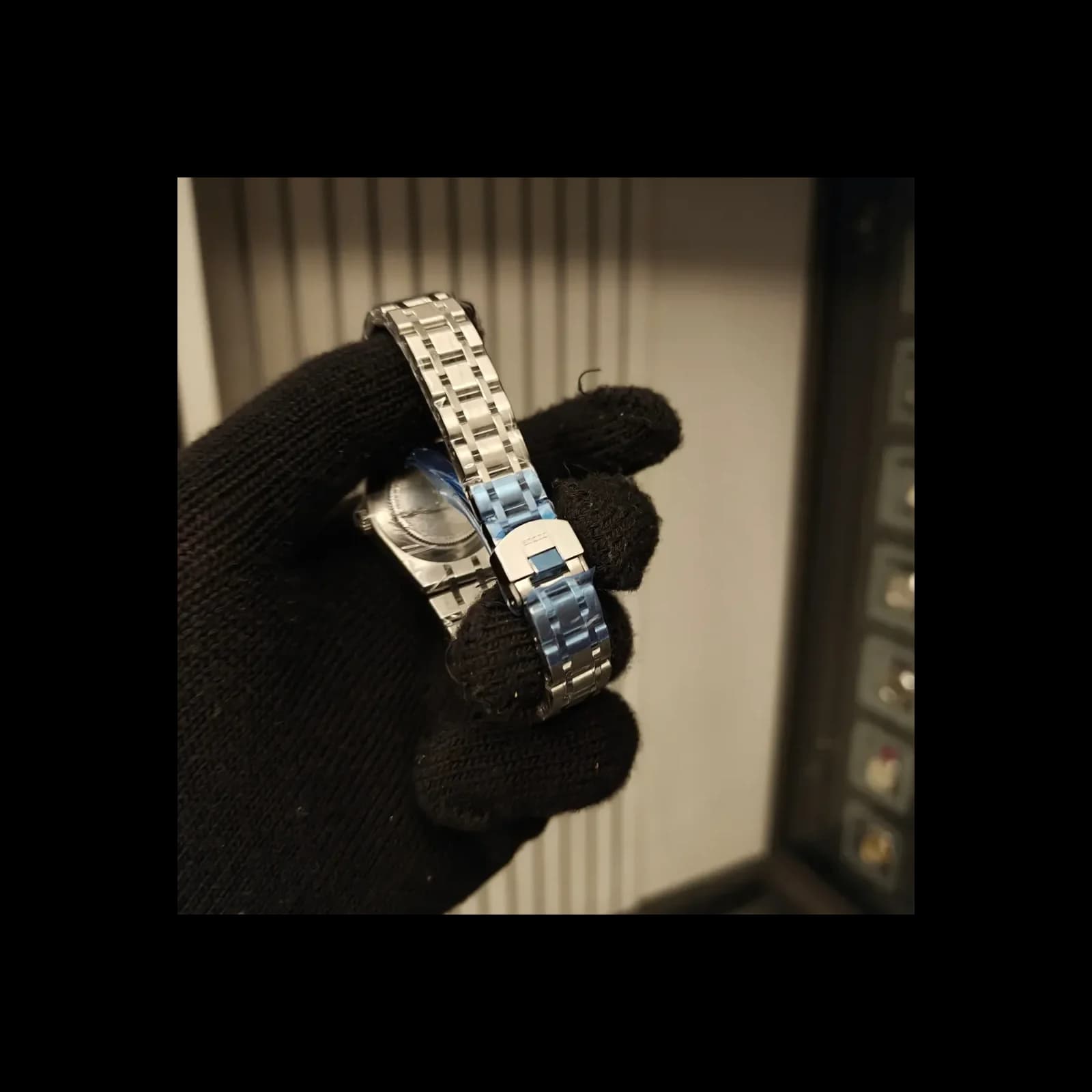 Thumb Royal Date 28 Stainless Steel / Blue - Roman