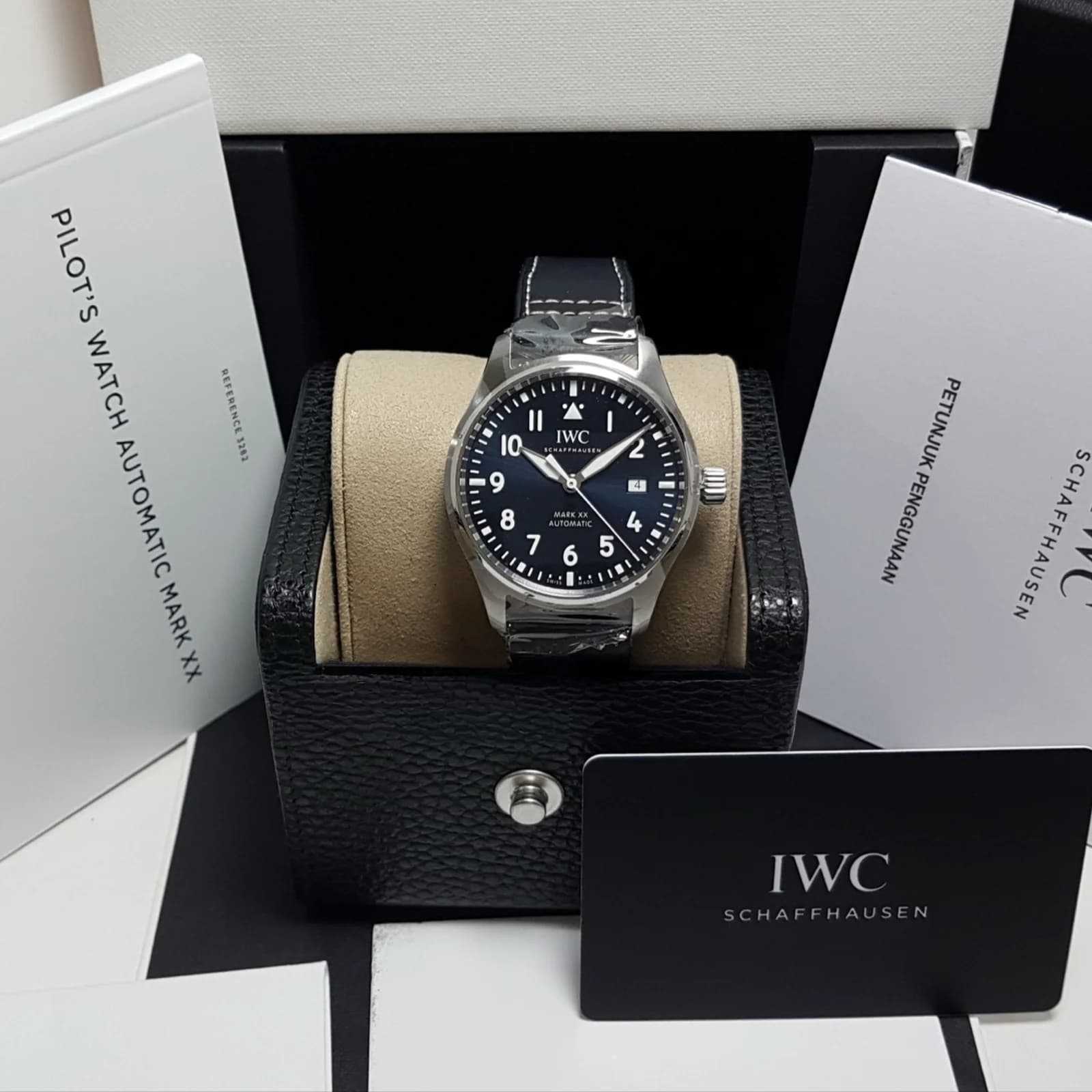 Thumb Pilot's Watch Mark XX Stainless Steel / Blue