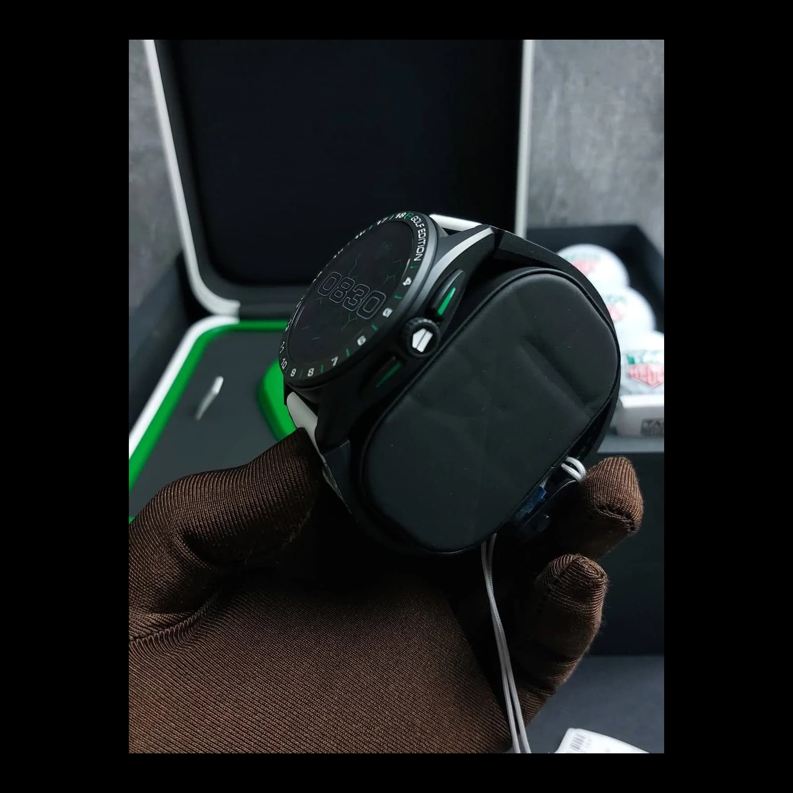 Thumb Connected Calibre E4 Golf Edition