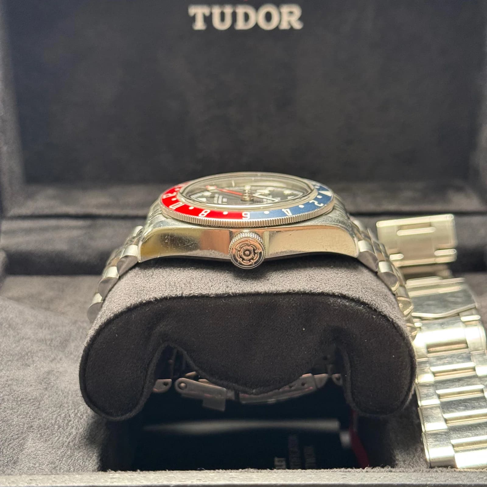 Thumb Black Bay GMT Stainless Steel / Black / Pepsi / Bracelet
