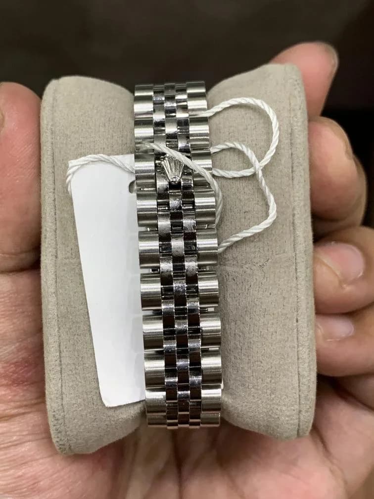 Thumb Lady-Datejust 26 Fluted Silver Diamonds Jubilee