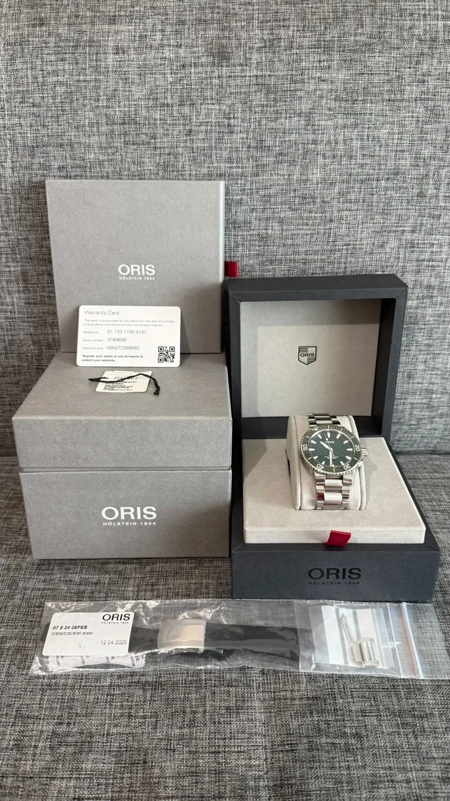Thumb Aquis Date 43 Stainless Steel / Green / Bracelet