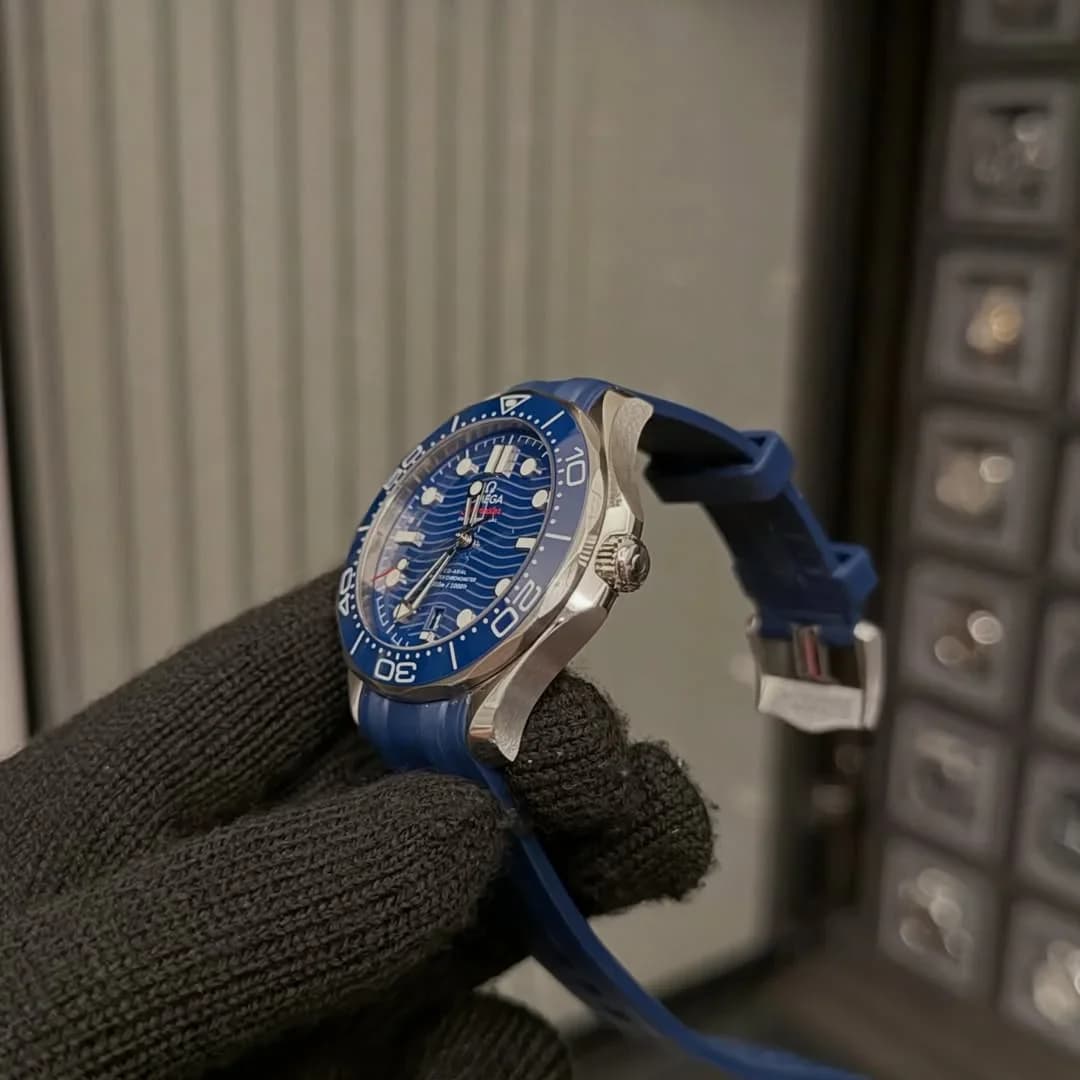 Thumb Seamaster Diver 300M Master Co-Axial 42 Stainless Steel / Blue / Rubber