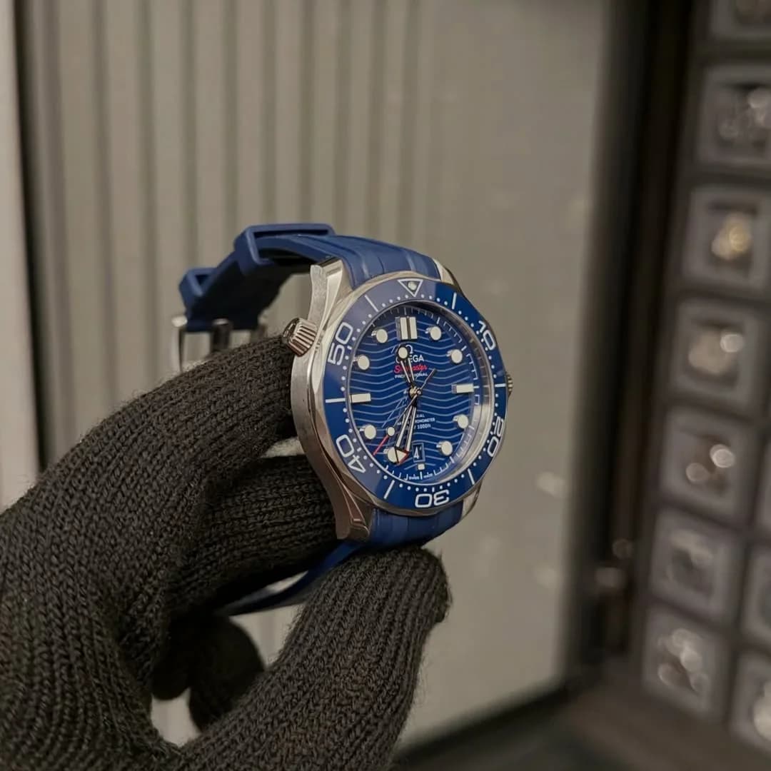 Thumb Seamaster Diver 300M Master Co-Axial 42 Stainless Steel / Blue / Rubber
