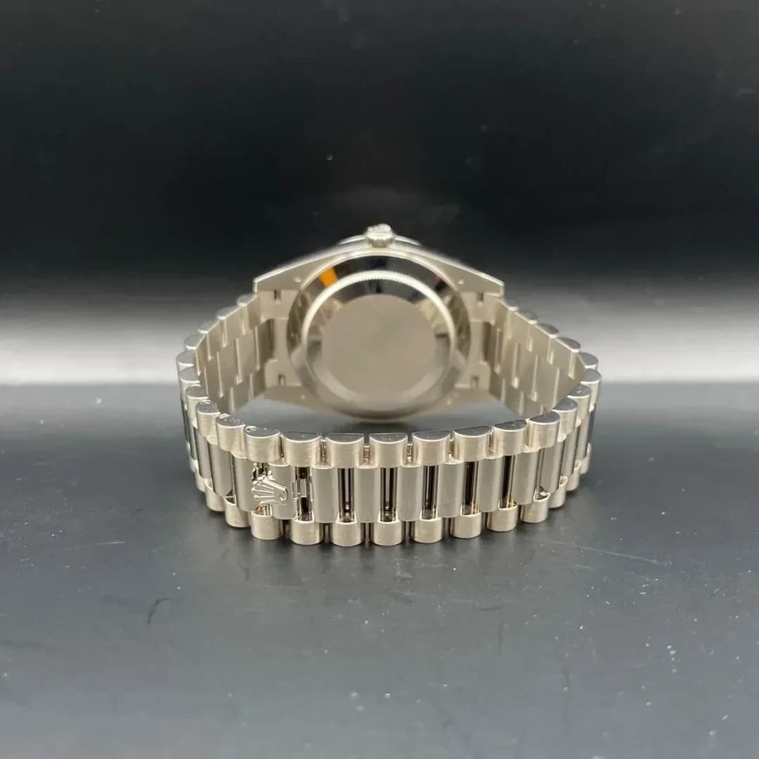 Thumb Day-Date 40 White Gold / Blue - Roman
