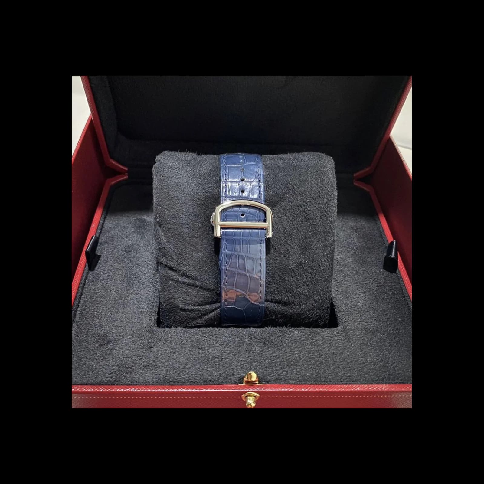 Thumb Ballon Bleu de Cartier 42 / Blue Dial / Leather