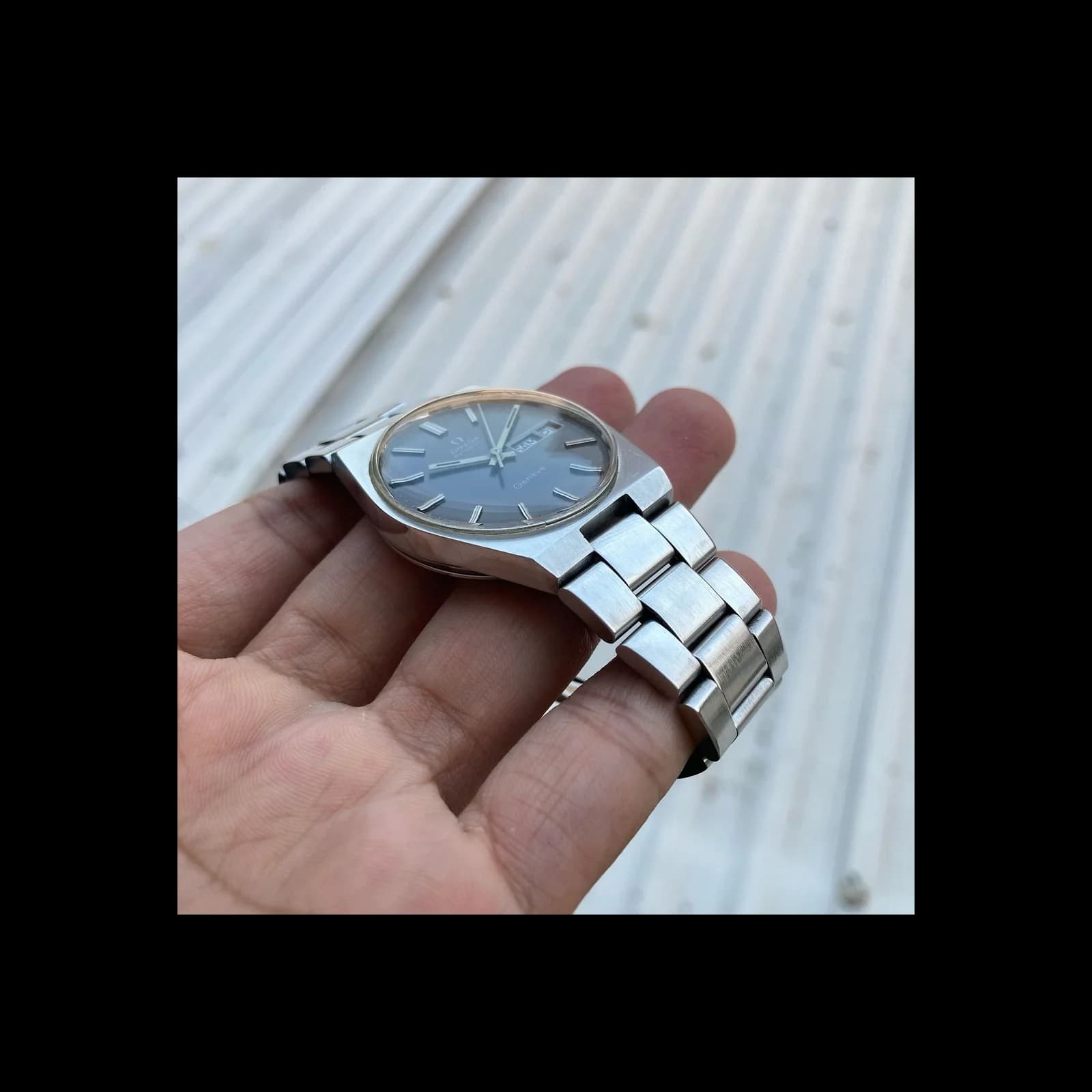 Thumb Omega Geneve