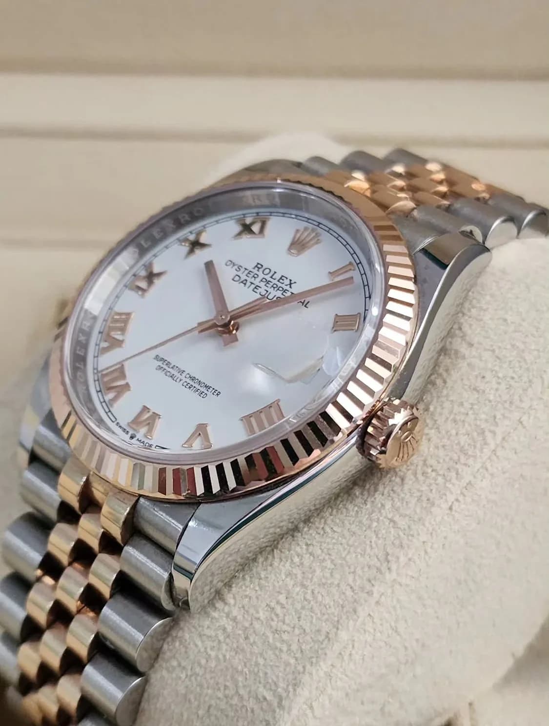 Thumb Datejust 36 Stainless Steel / Yellow Gold / Fluted / White Roman / Jubilee