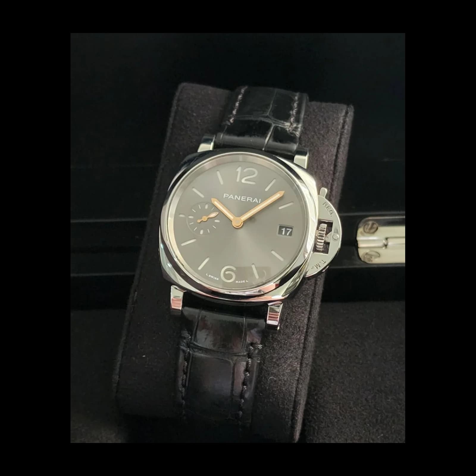 Thumb Luminor Due 38 Automatic Stainless Steel / Grey