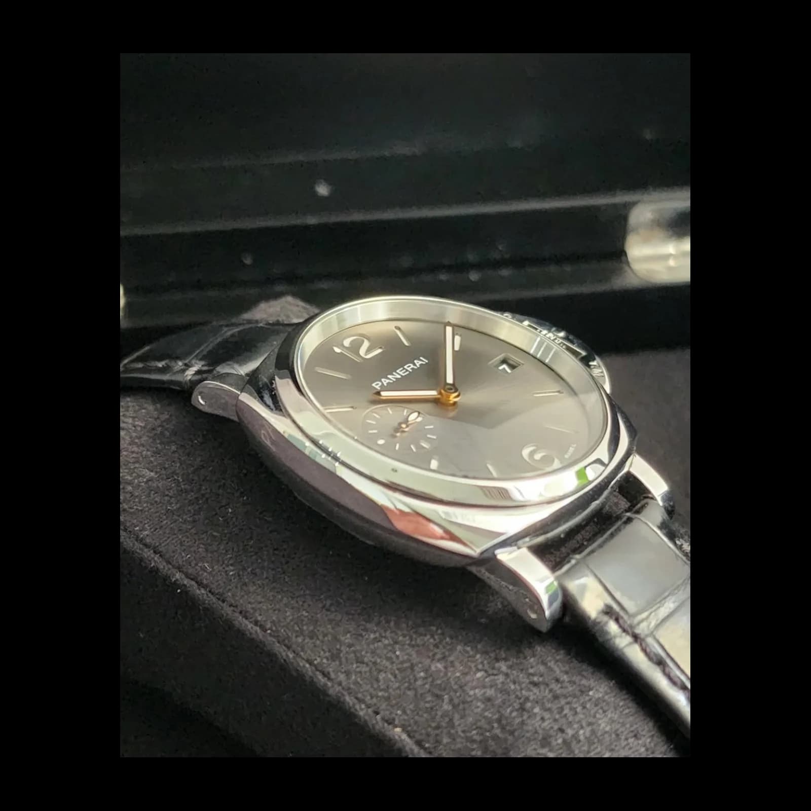 Thumb Luminor Due 38 Automatic Stainless Steel / Grey