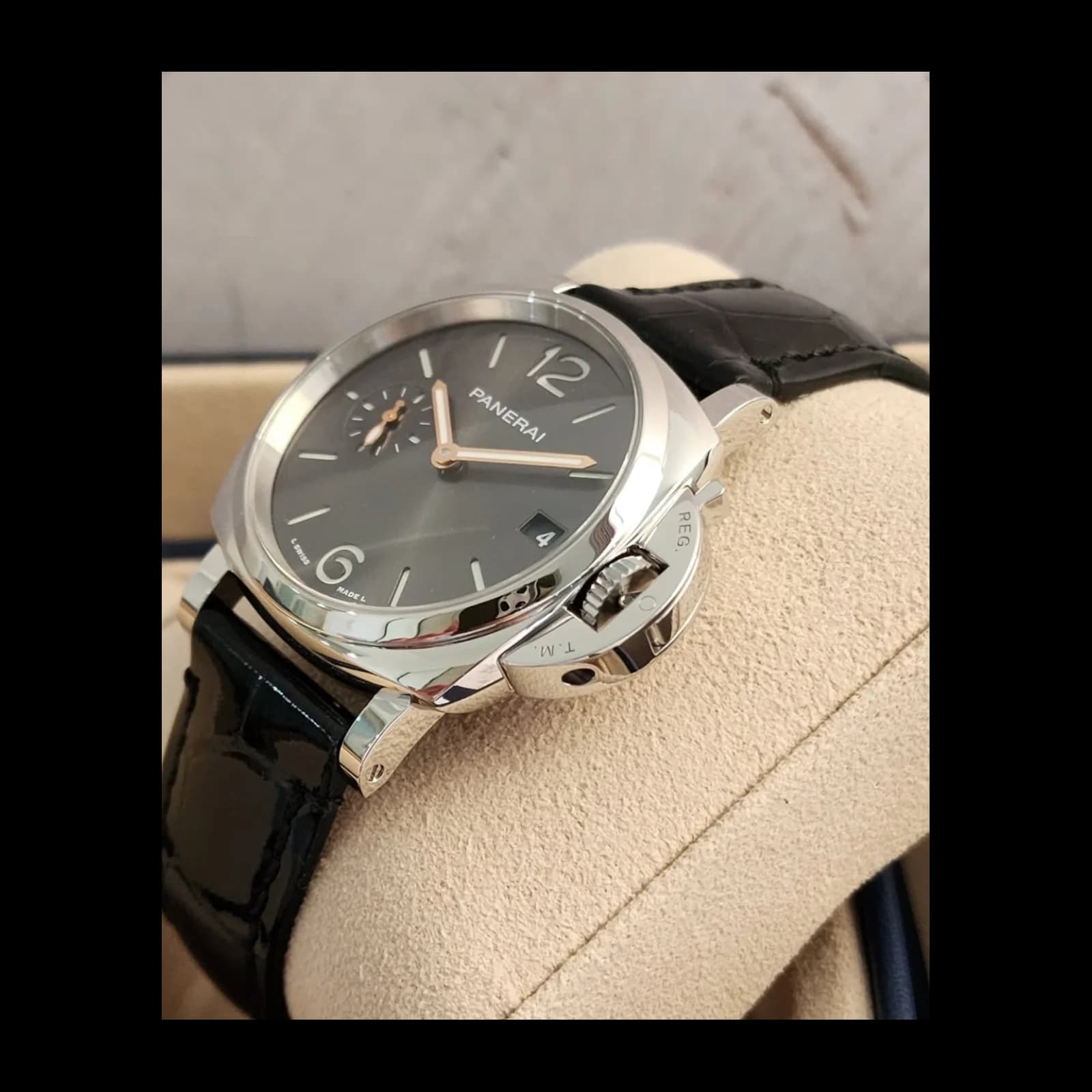 Thumb Luminor Due 38 Automatic Stainless Steel / Grey