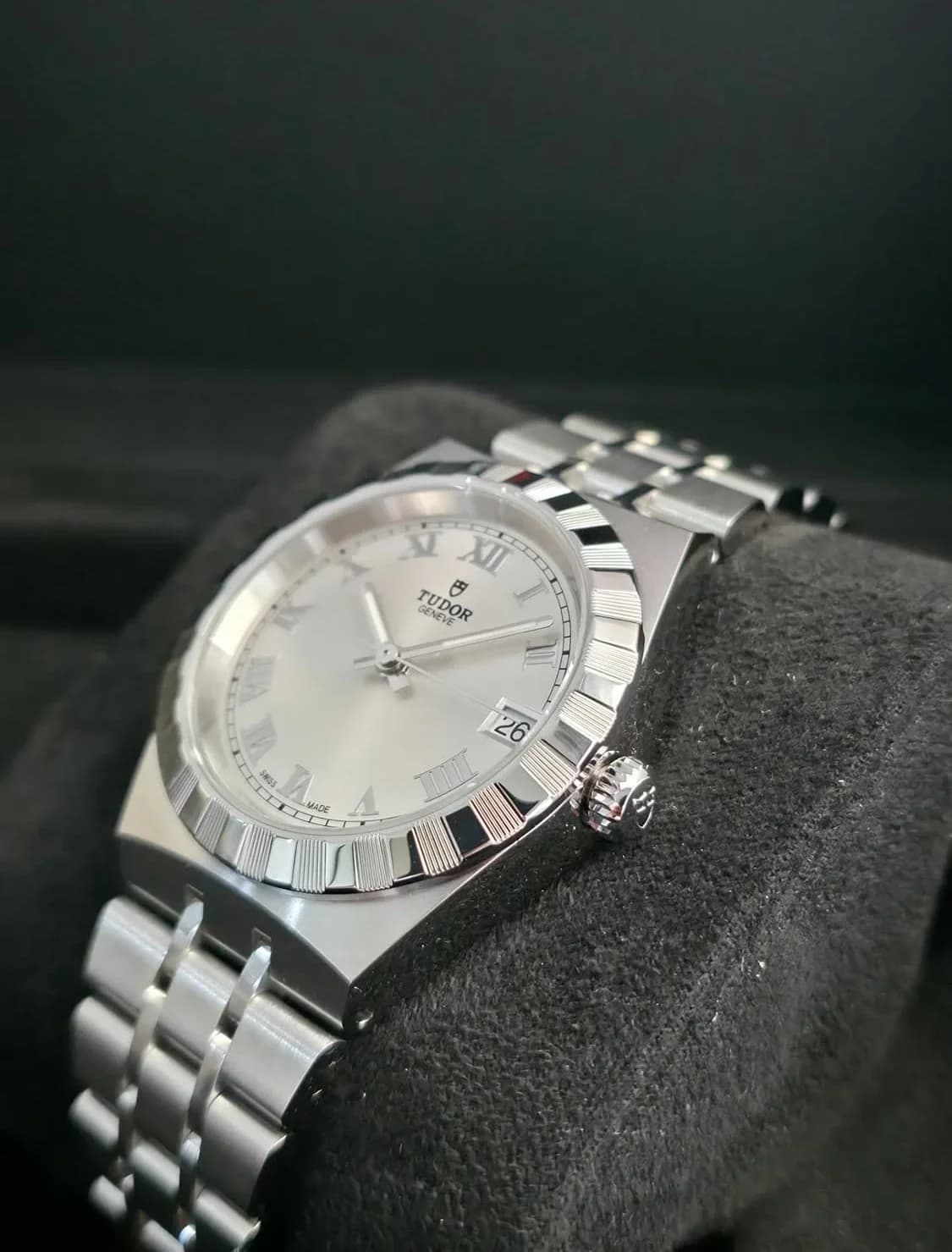 Thumb Royal Date 34 Stainless Steel / Silver - Roman