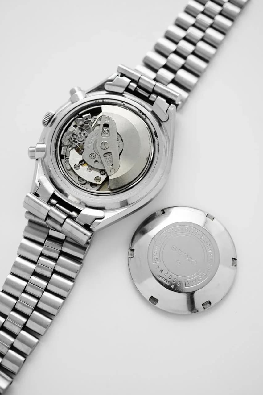 Thumb Seiko Chronograph Automatic