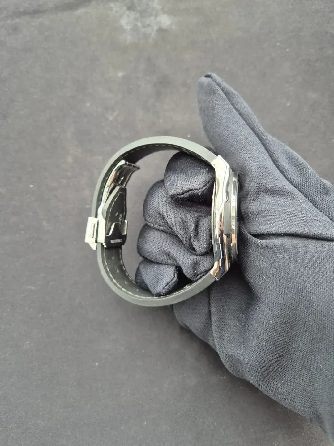 Thumb Classic Fusion 42 Titanium / Black / Rubber