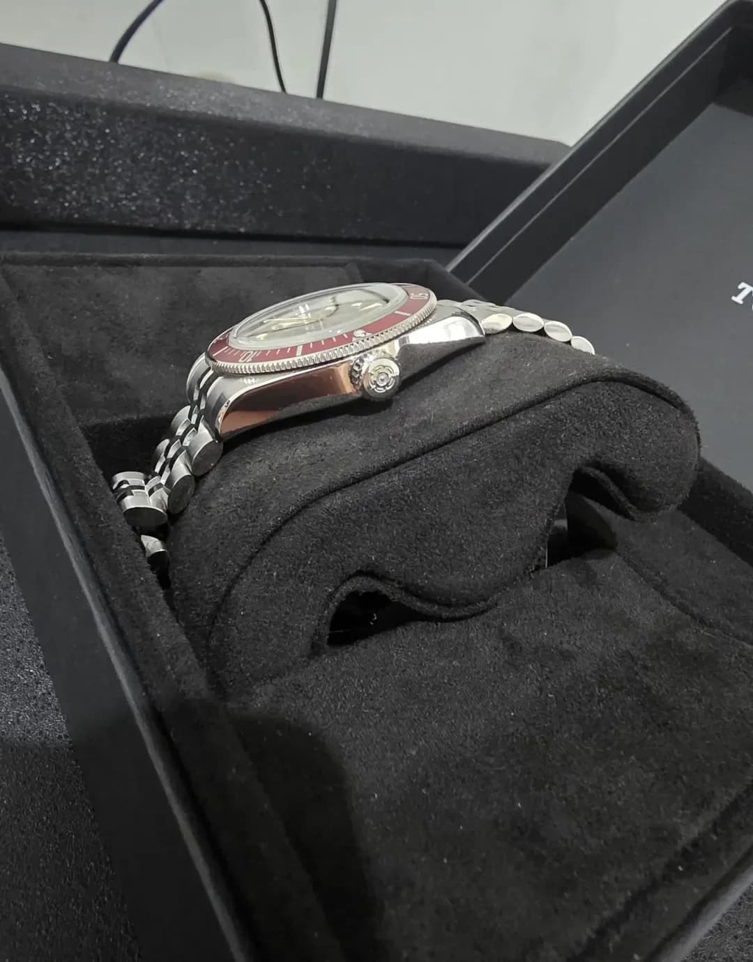 Thumb Black Bay Master Chronometer Stainless Steel - Burgundy / Black / Jubilee