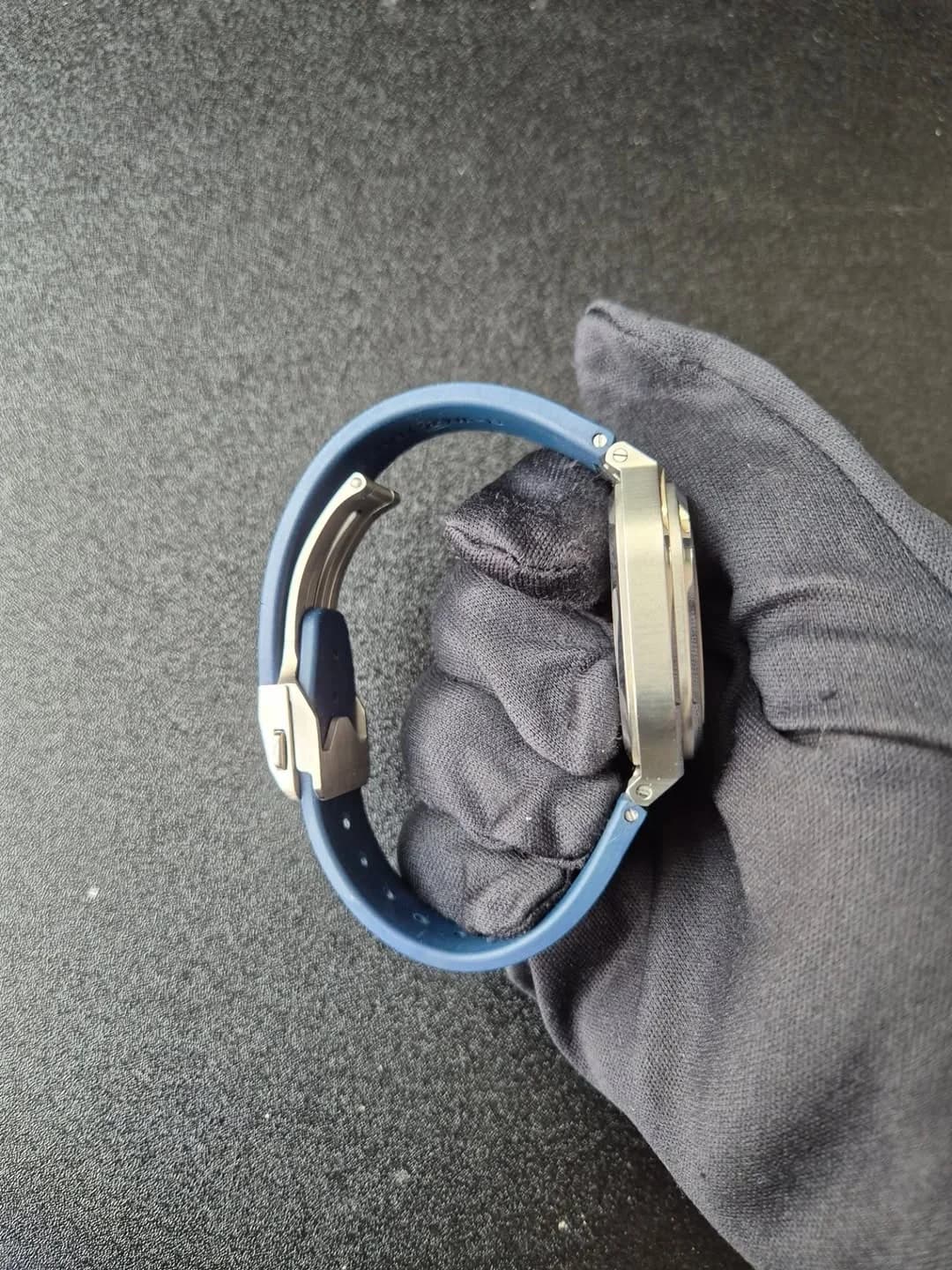 Thumb BR 05 Stainless Steel / Blue / Rubber