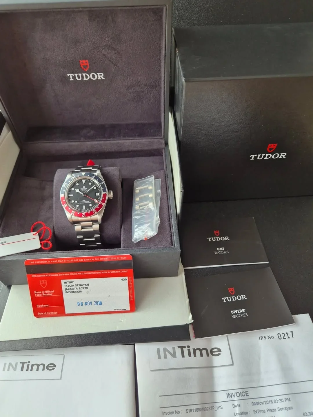 Thumb Black Bay GMT Stainless Steel / Black / Pepsi / Bracelet