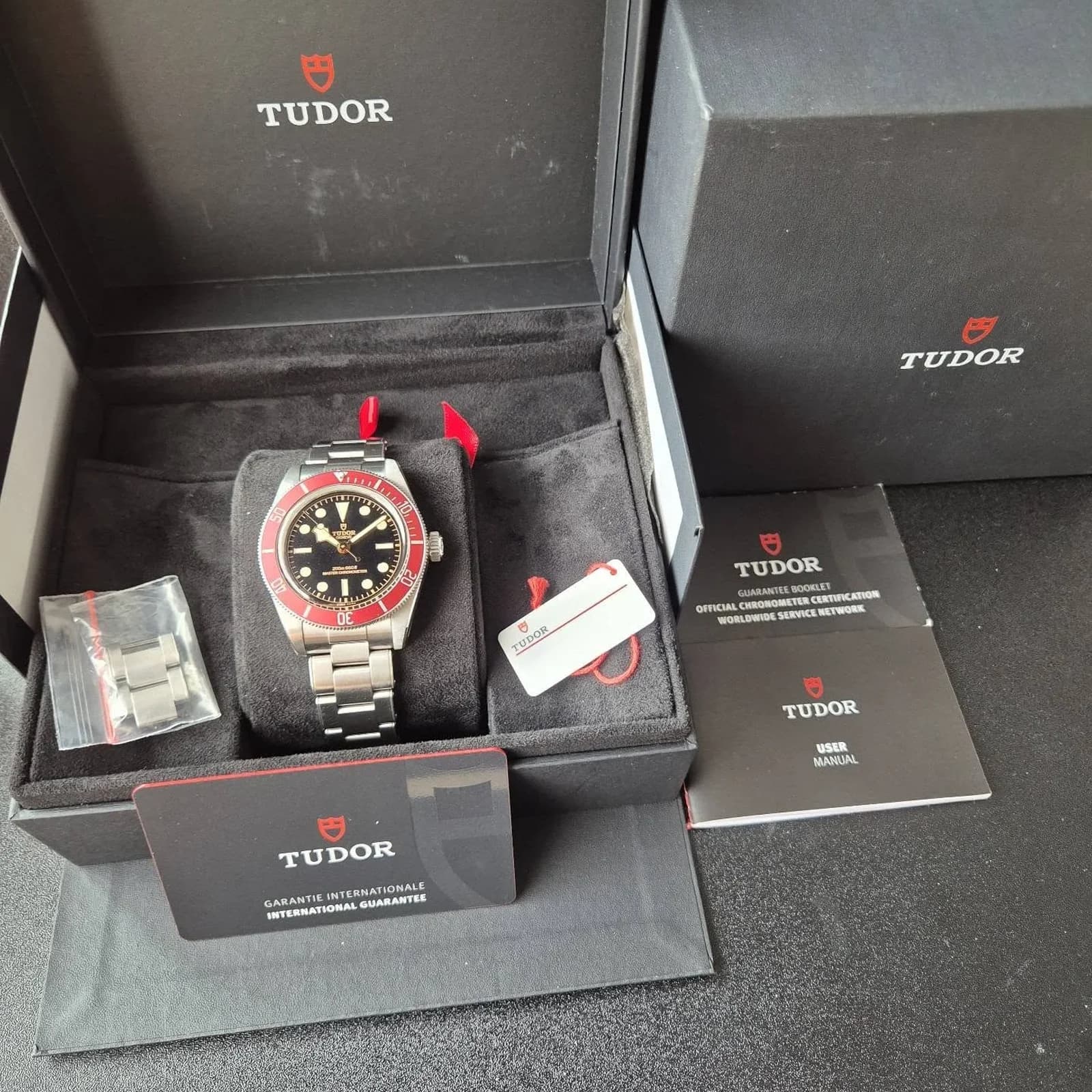 Thumb Black Bay Master Chronometer Stainless Steel - Burgundy / Black / Oyster