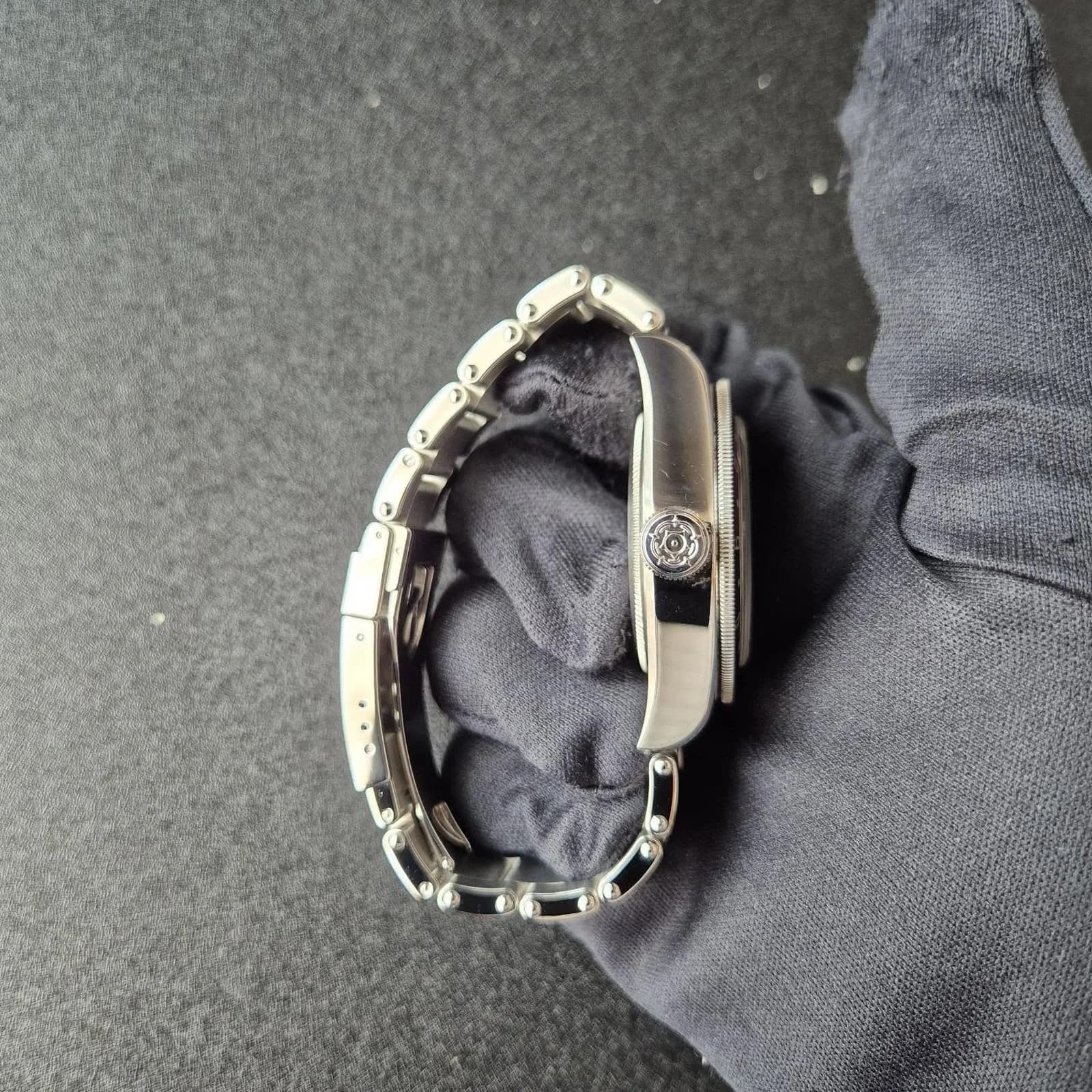 Thumb Black Bay GMT Stainless Steel / Black / Pepsi / Bracelet