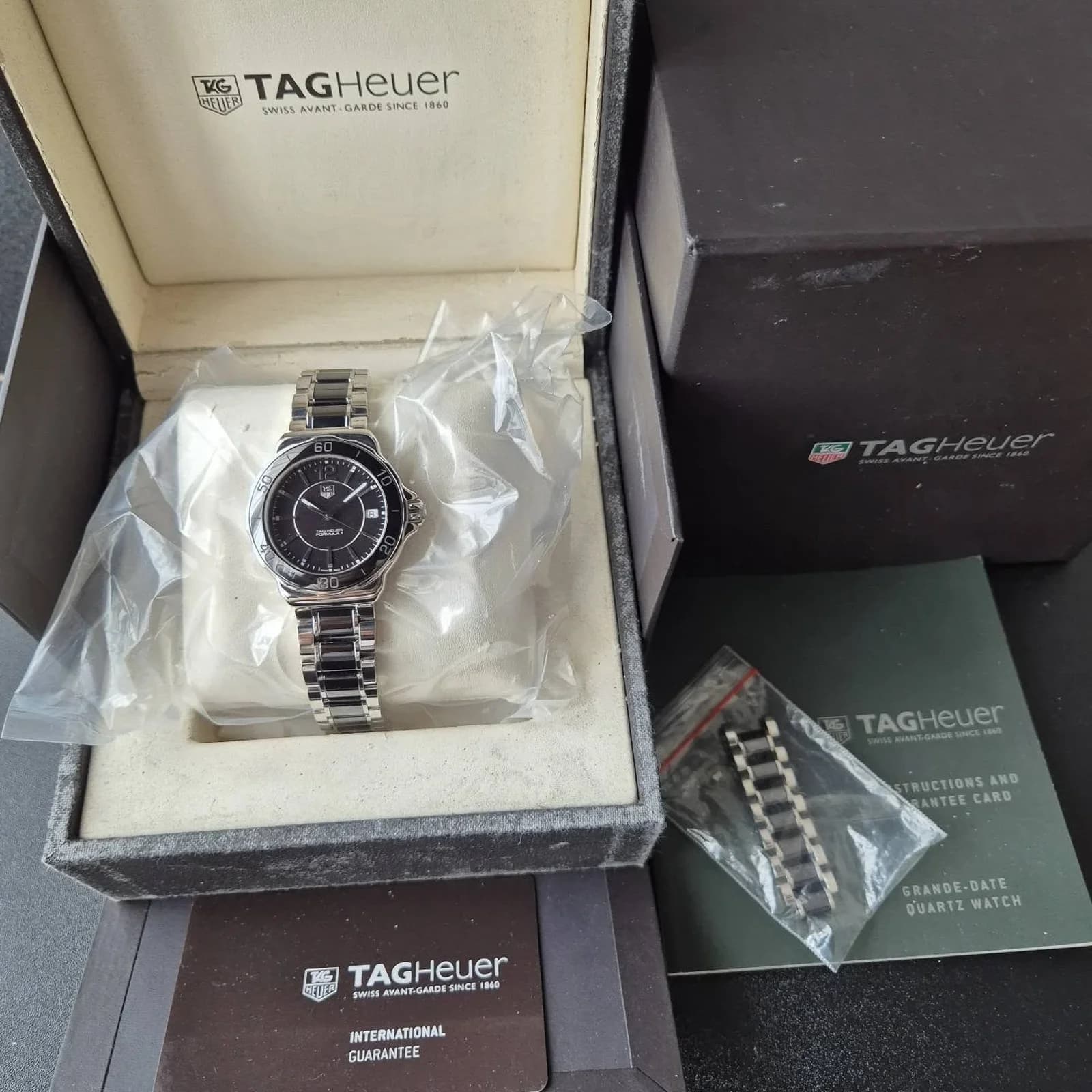 Thumb Formula 1 Quartz 37 Stainless Steel / Black / Bracelet