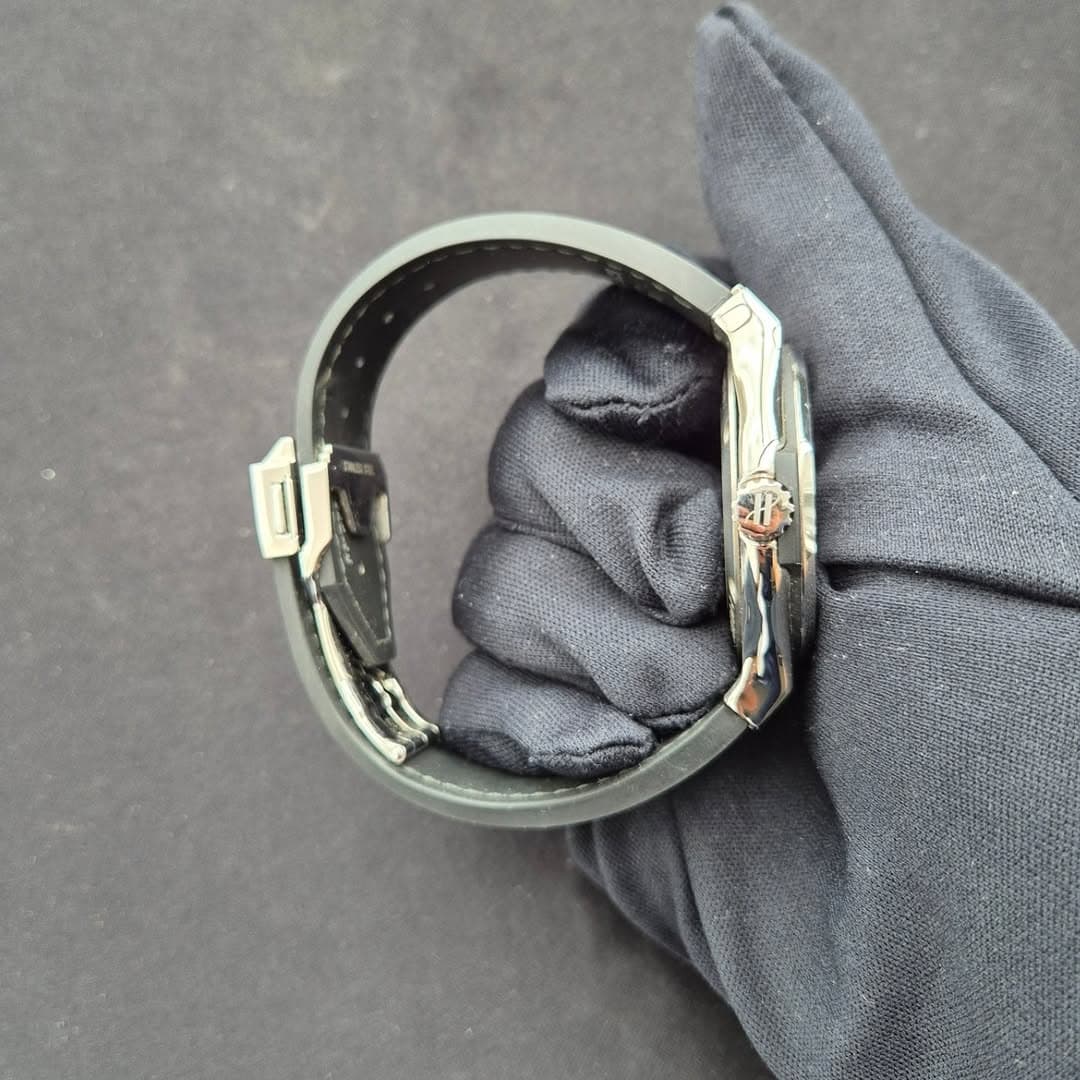 Thumb Classic Fusion 42 Titanium / Black / Rubber