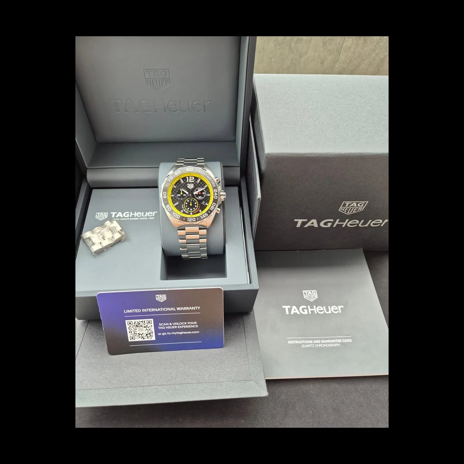 Thumb Formula 1 Chronograph Quartz Stainless Steel / Carbon - Yellow / Bracelet