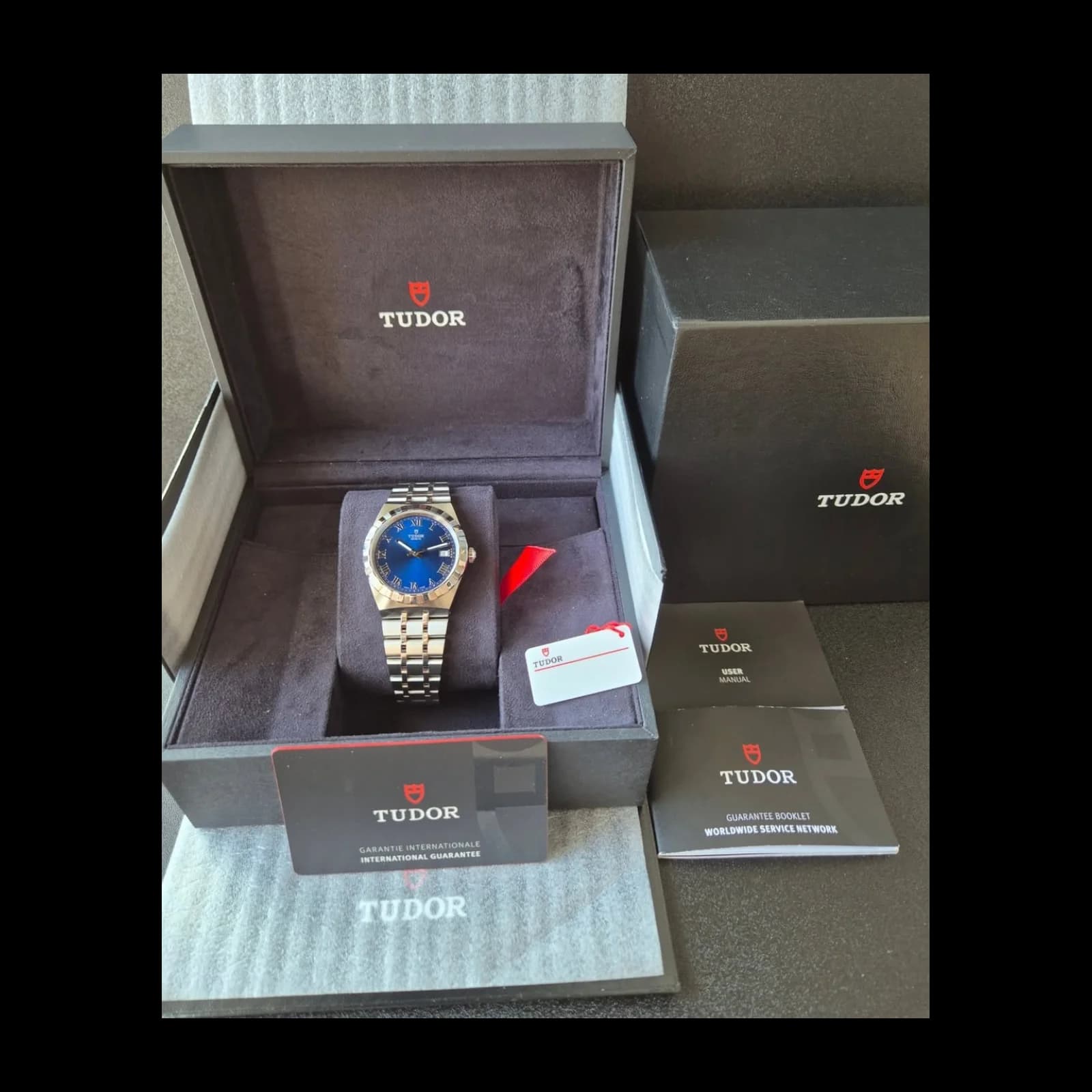Thumb Royal Date 38 Stainless Steel / Blue - Roman