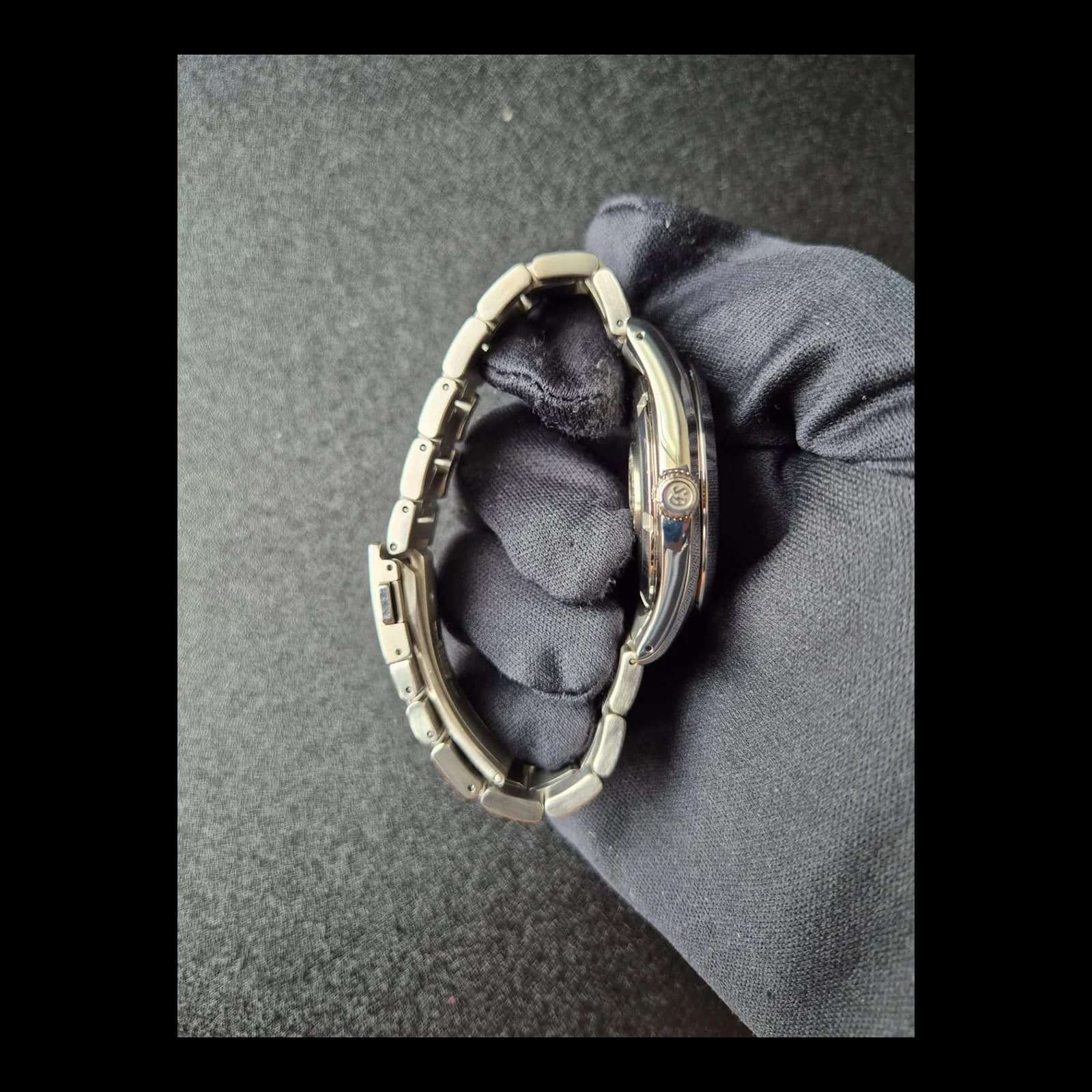 Thumb Quartz Titanium / Silver / Bracelet