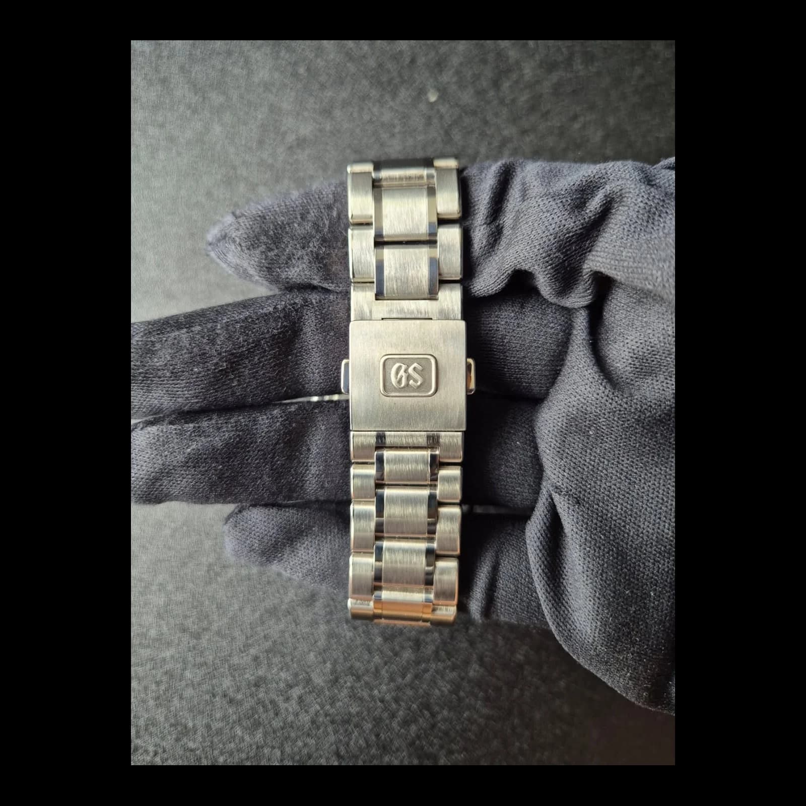 Thumb Quartz Titanium / Silver / Bracelet