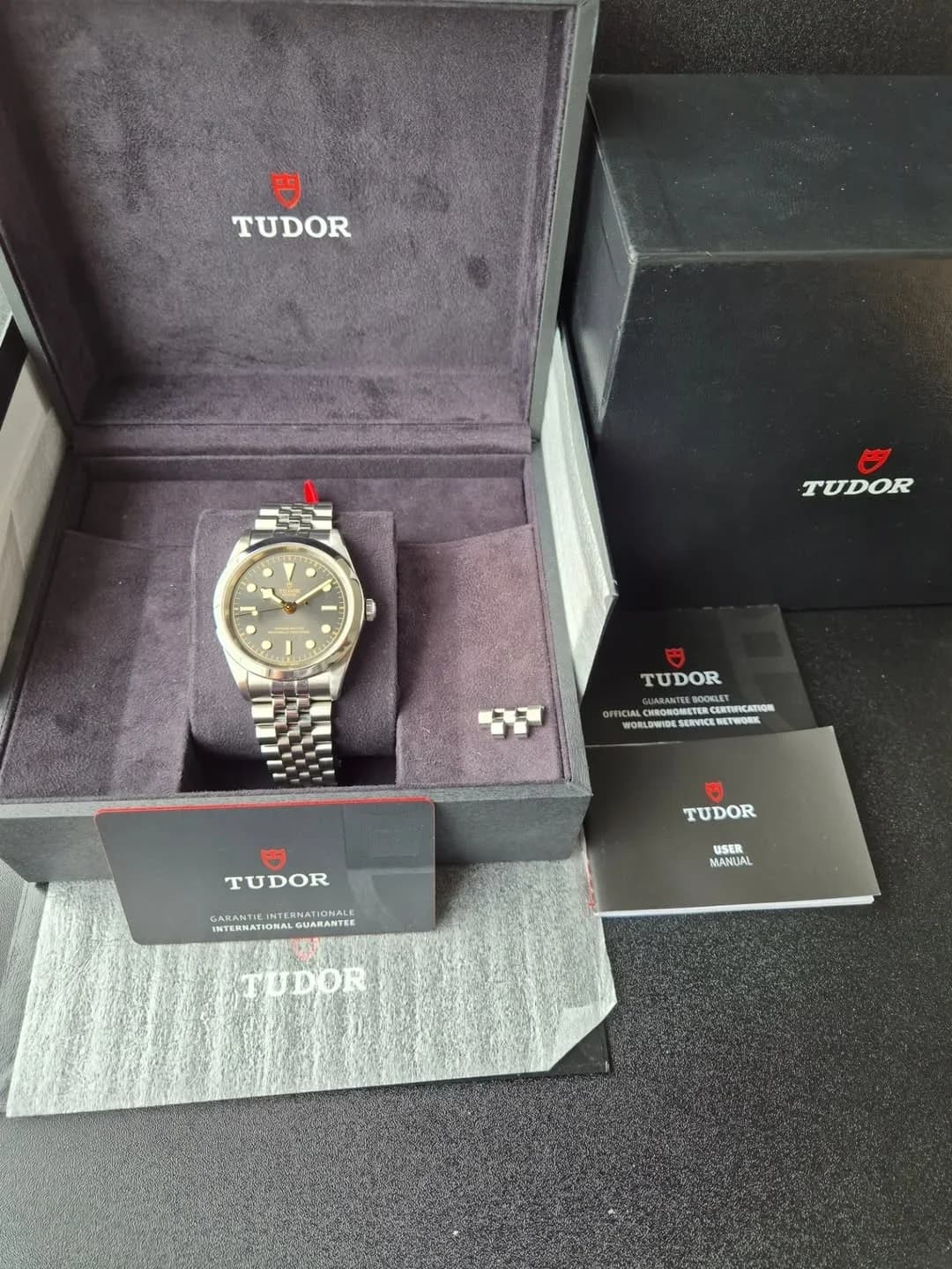 Thumb Black Bay 41 Stainless Steel / Black / Bracelet