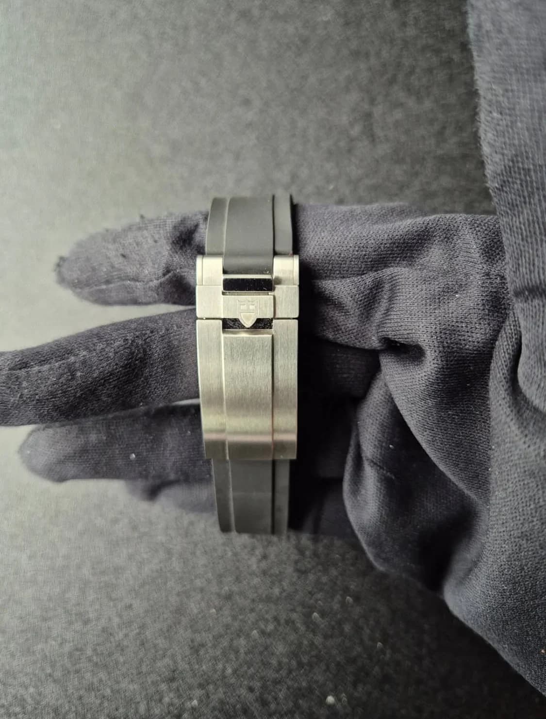 Thumb Black Bay Fifty-Four Stainless Steel / Black / Rubber